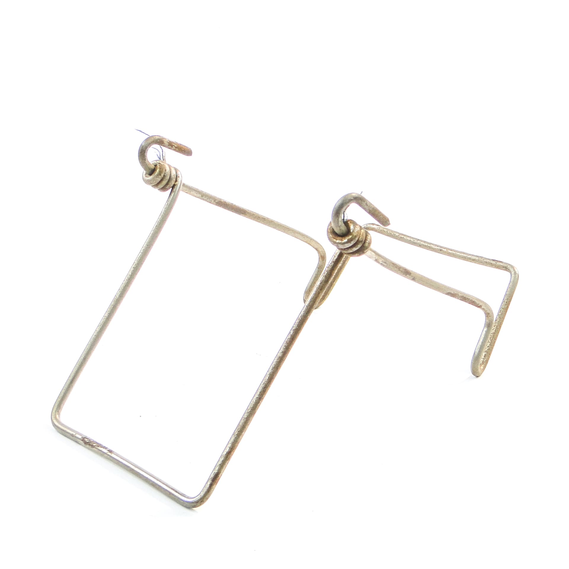 Plate stand, mid-century modern, metal, Poland, 1950s. - 98730