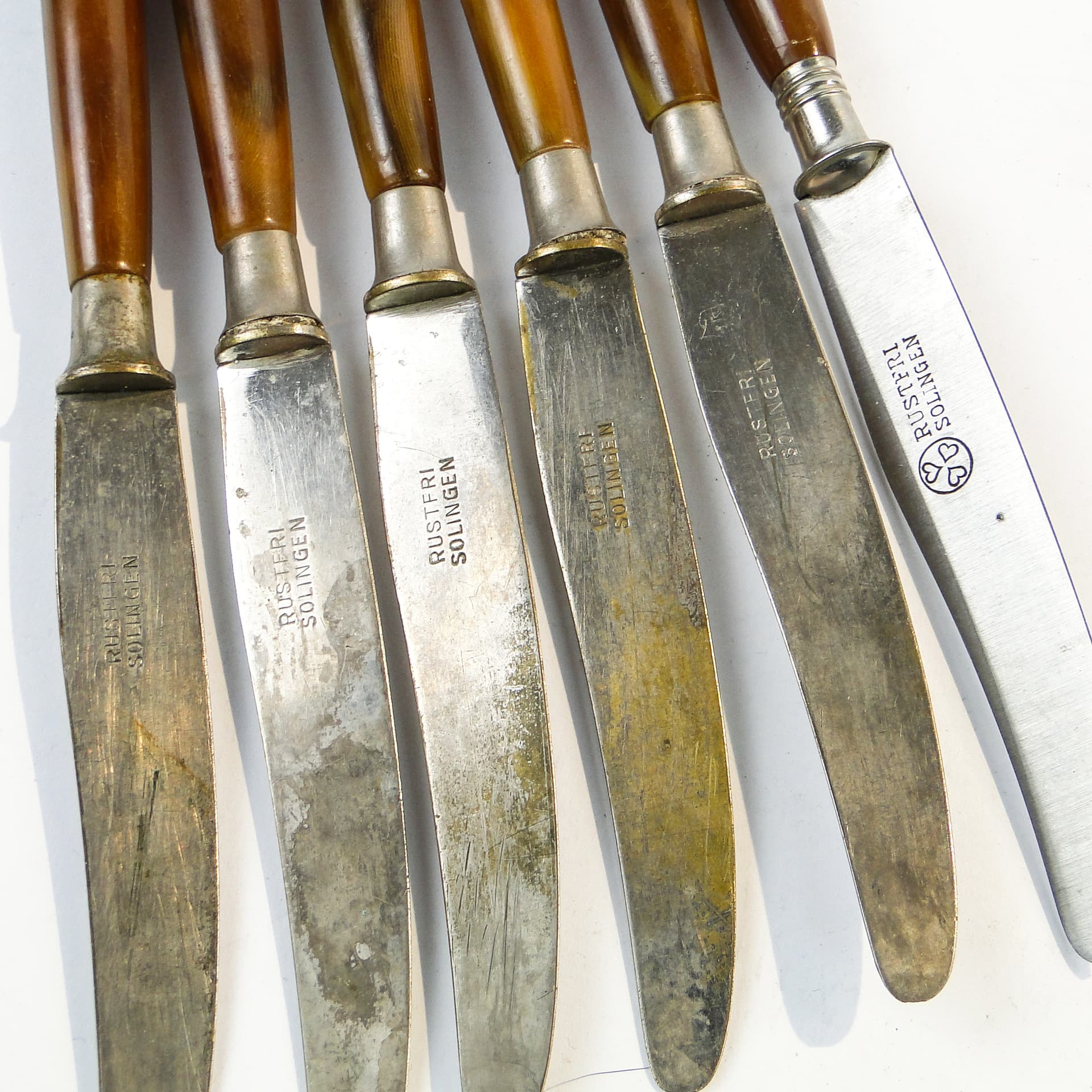 Knife set, mid-century modern, brown bakelite, Sweden, 1950s. - 98776