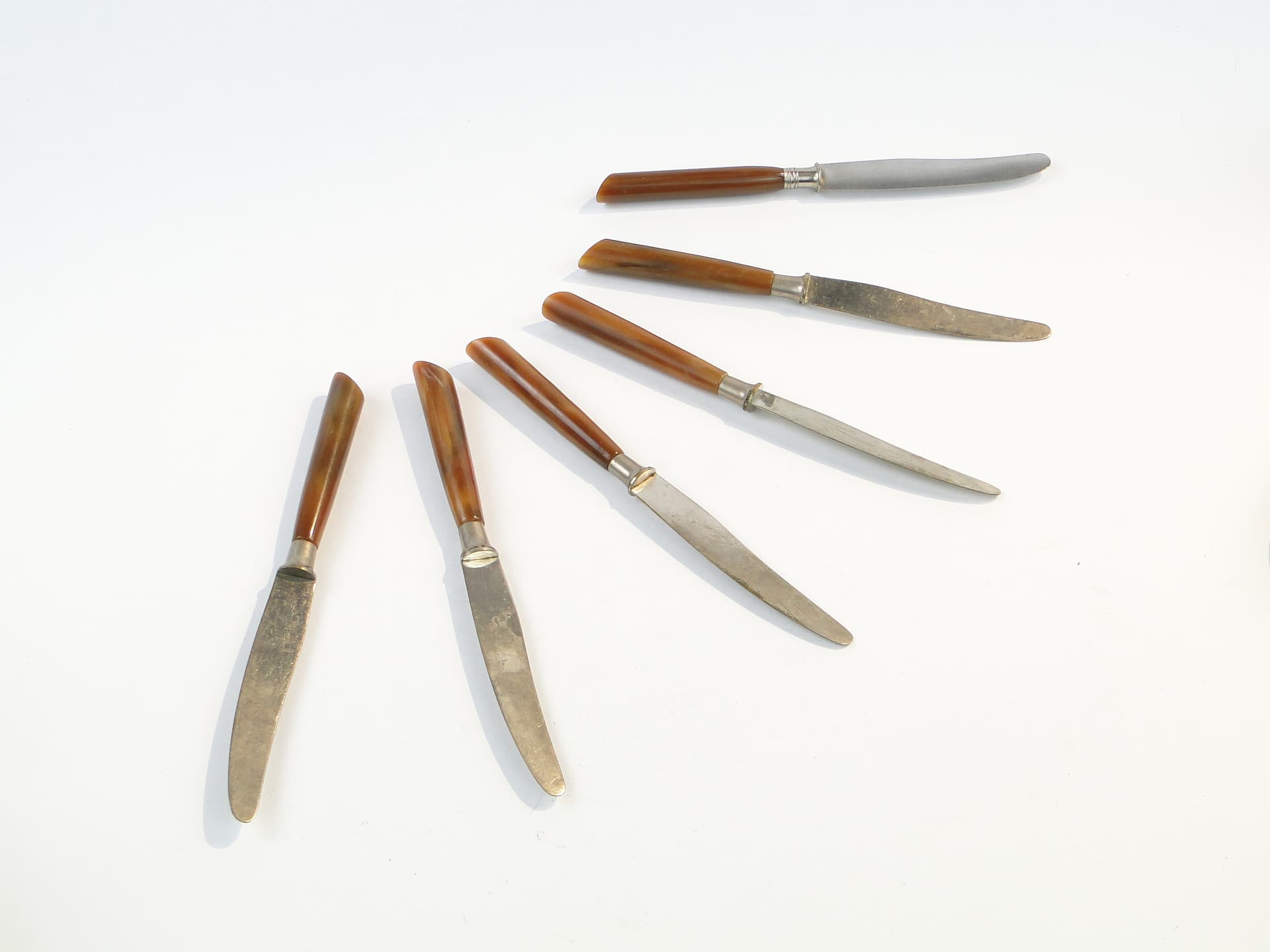 Knife set, mid-century modern, brown bakelite, Sweden, 1950s. - 98769