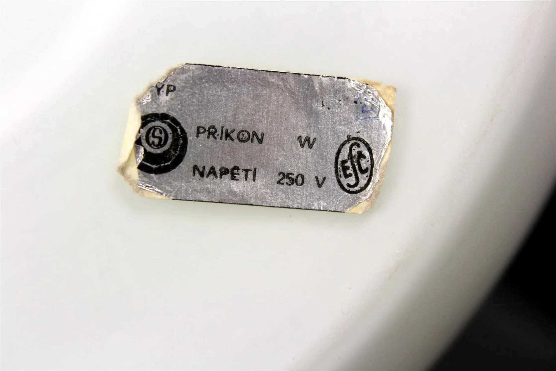 Lampa stołowa Mid-Century Modern, szkło białe, Czechy, lata 70. - 98483