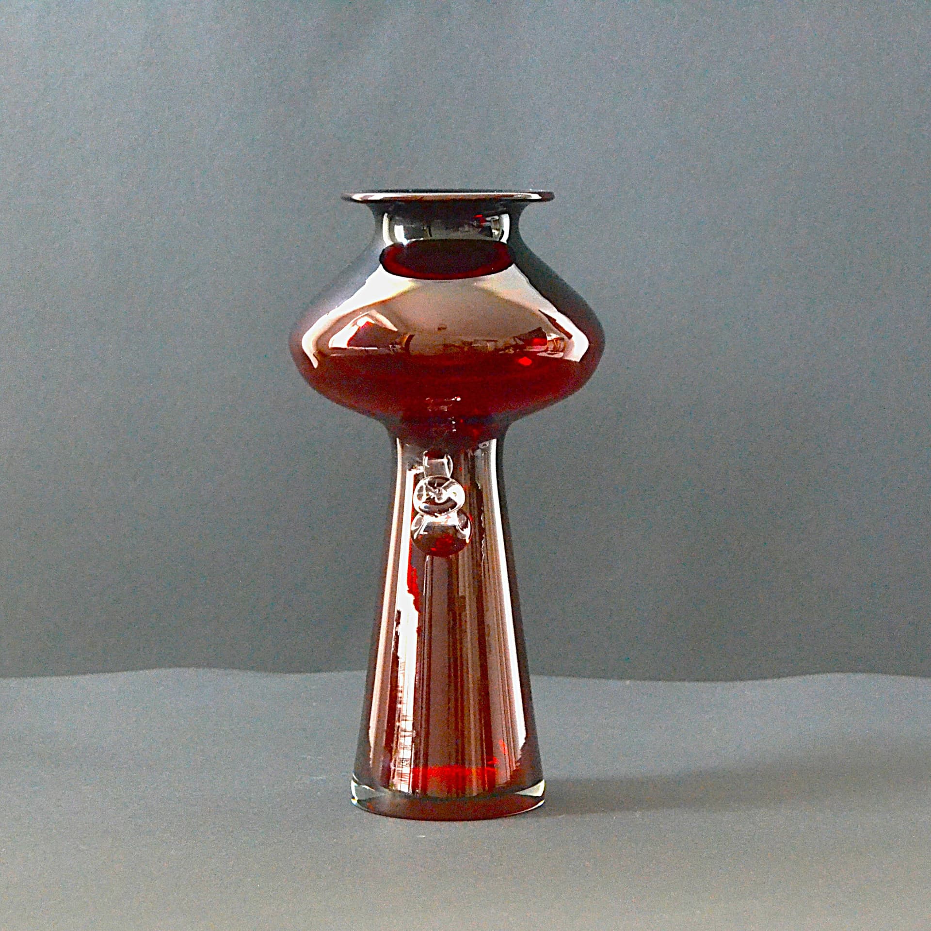 Wazon, maroon, szkło, proj. J. Słuczan-Orkusz, Polska, lata 80. - 98801