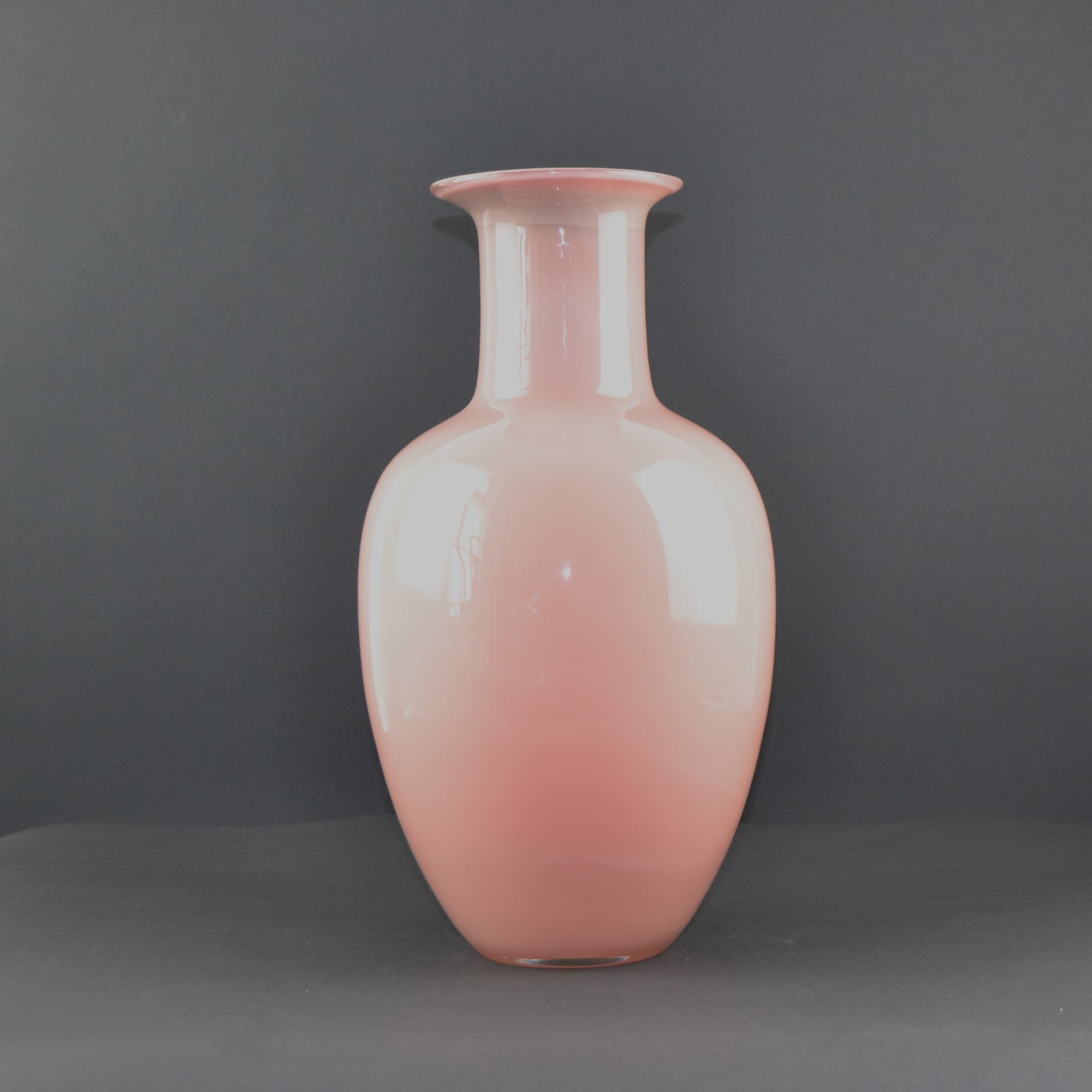Wazon, różowy, szkło, proj. J. Słuczan-Orkusz, Polska, lata 80. - 98805