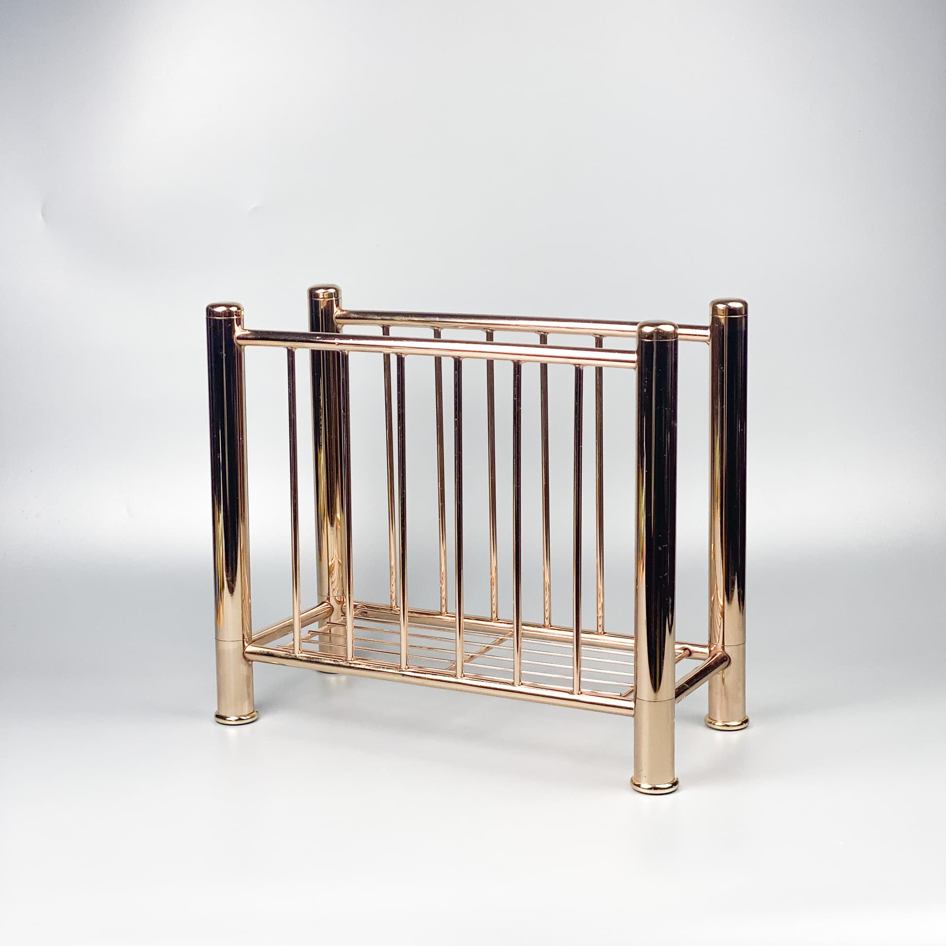 Gazetnik Art Deco, mosiądz złoty, Niemcy, lata 70. - 98873