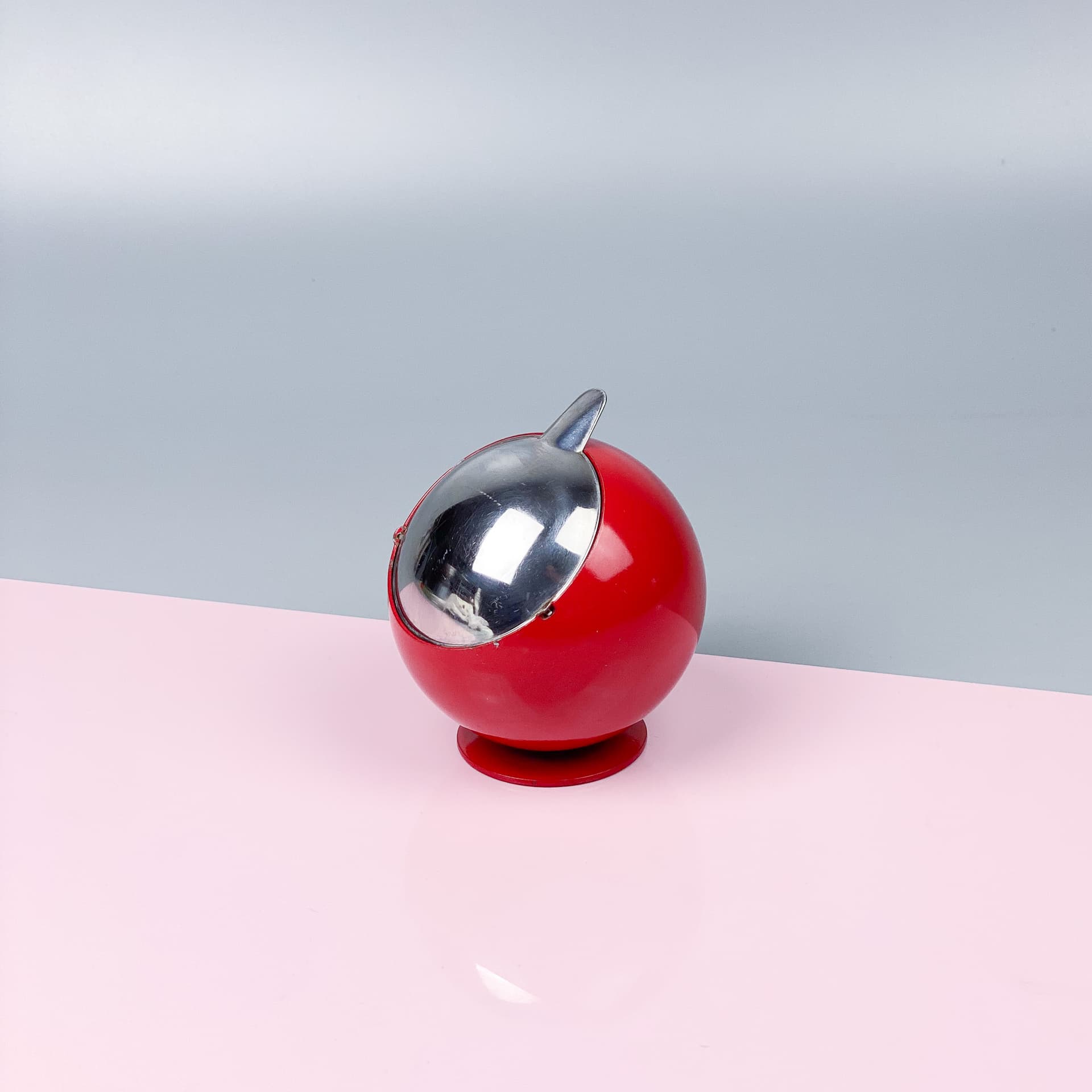 Popielniczka Smoky, space age, czerwony, metal, Quist, Niemcy, lata 70. - 98960