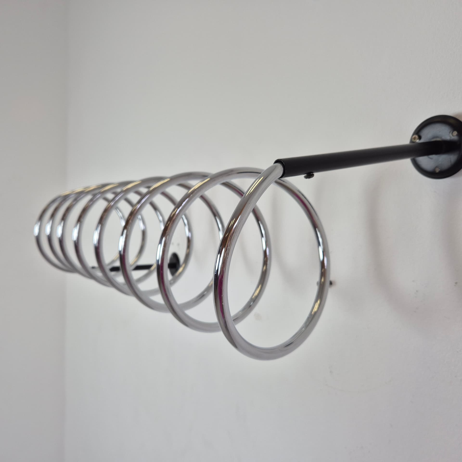 Spiralny wieszak ścienny w stylu Bauhaus, lata 70 - 99103