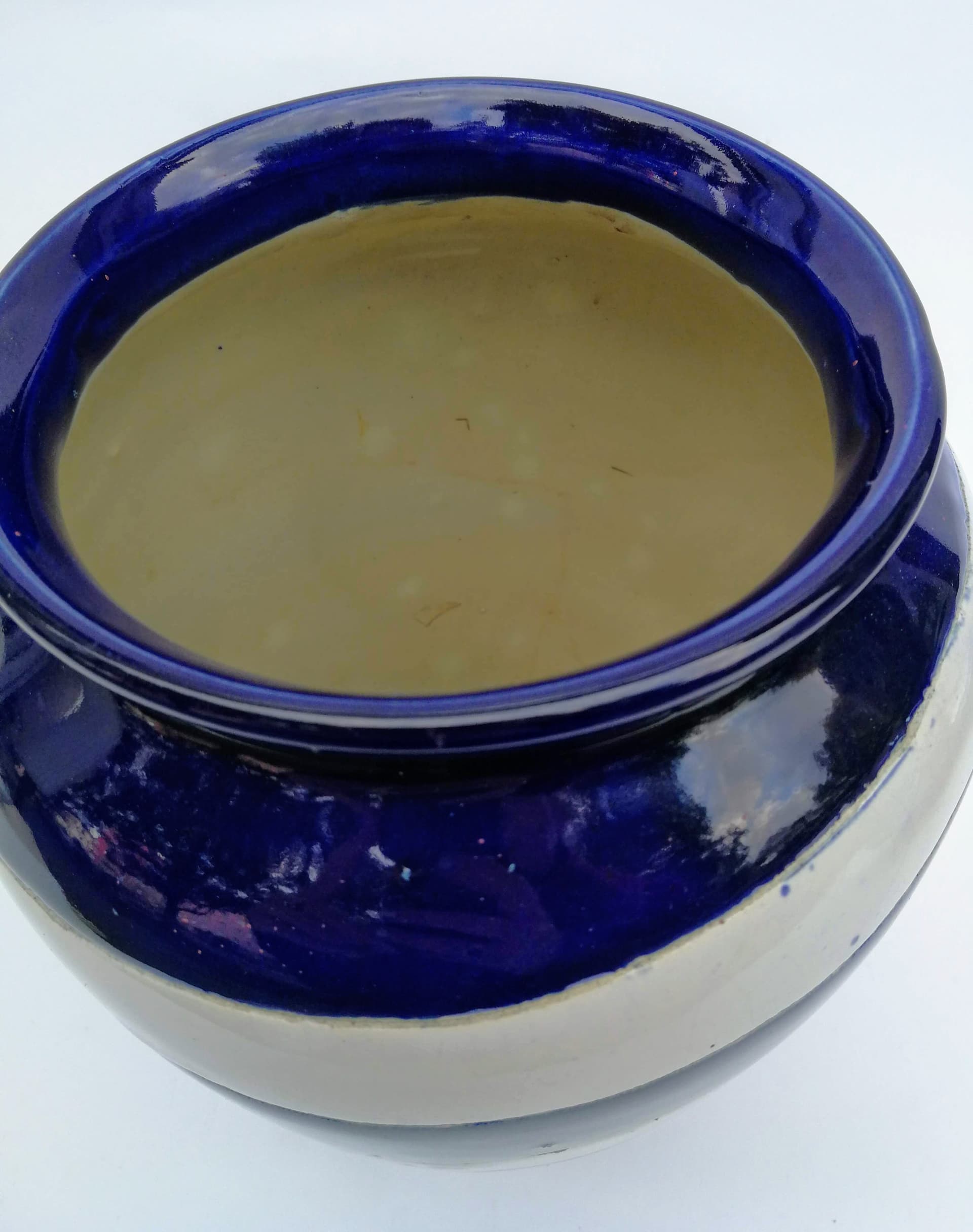 Granatowo-kremowy wazon ceramiczny w paski - 99268