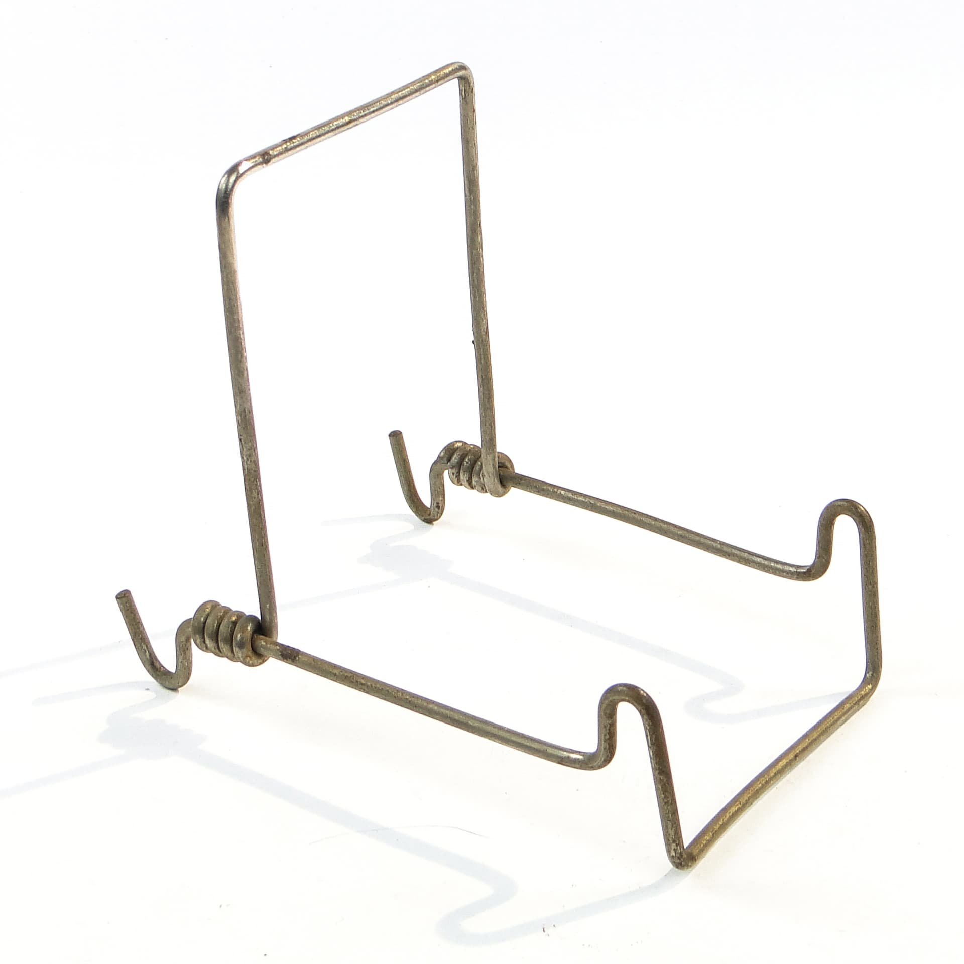 Plate stand, mid-century modern, brass, Poland, 1950s.