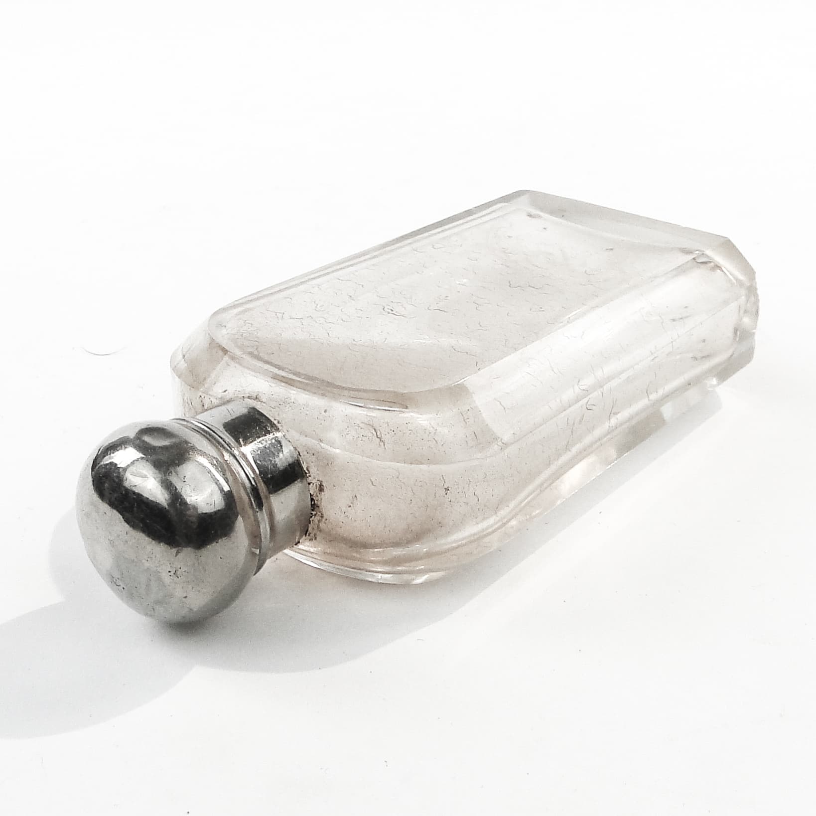 Art Deco hip flask, crystal, France, 1930s. - 101735