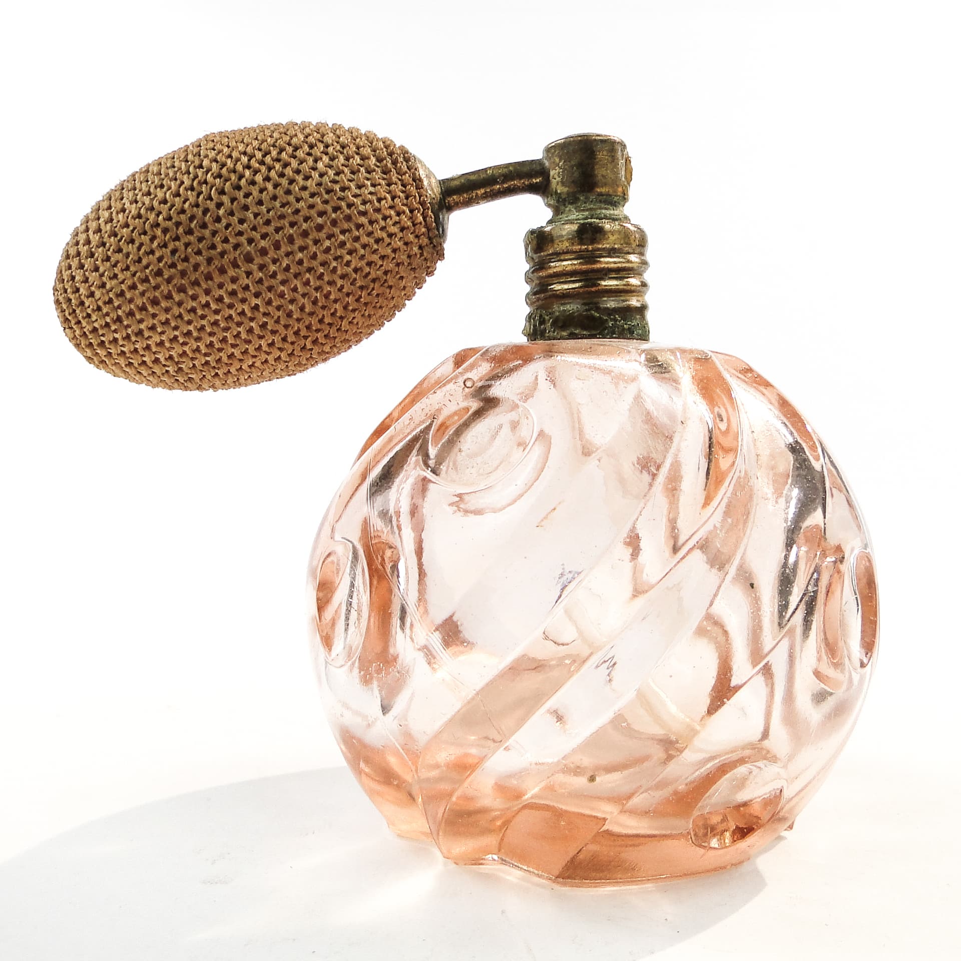 Art Deco perfume atomizer, pink glass, Poland, 1950s. - 101776