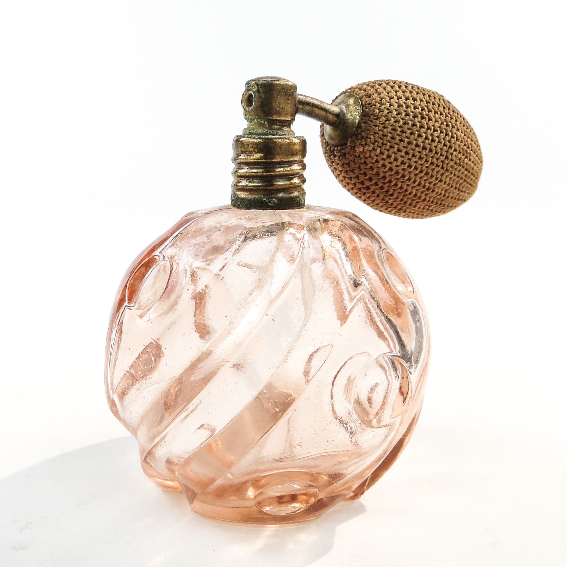 Art Deco perfume atomizer, pink glass, Poland, 1950s. - 101775
