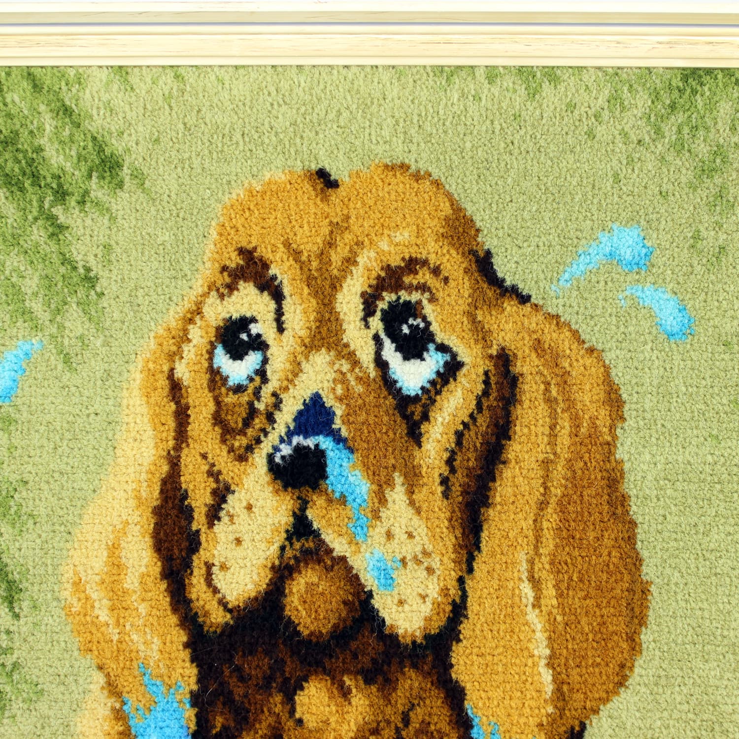 Tapiseria ścienna kreskówkowy pies, brązowy, niebieski, oliwkowy, beżowy, Czechosłowacja, lata 70. - 102383