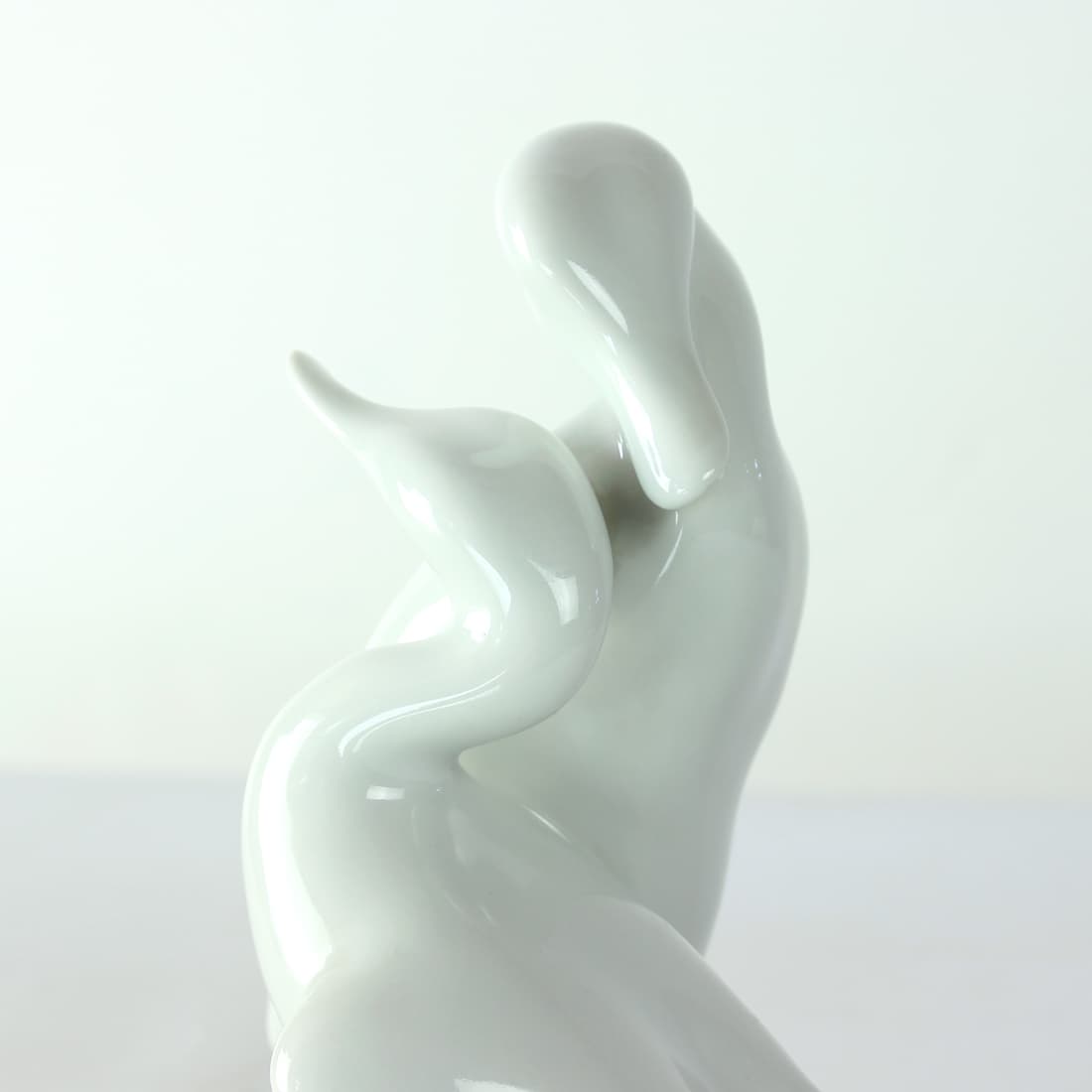 Figurka, Love Ducks, biała porcelana, Royal Dux Bohemia, Czechosłowacja, lata 60. - 102421