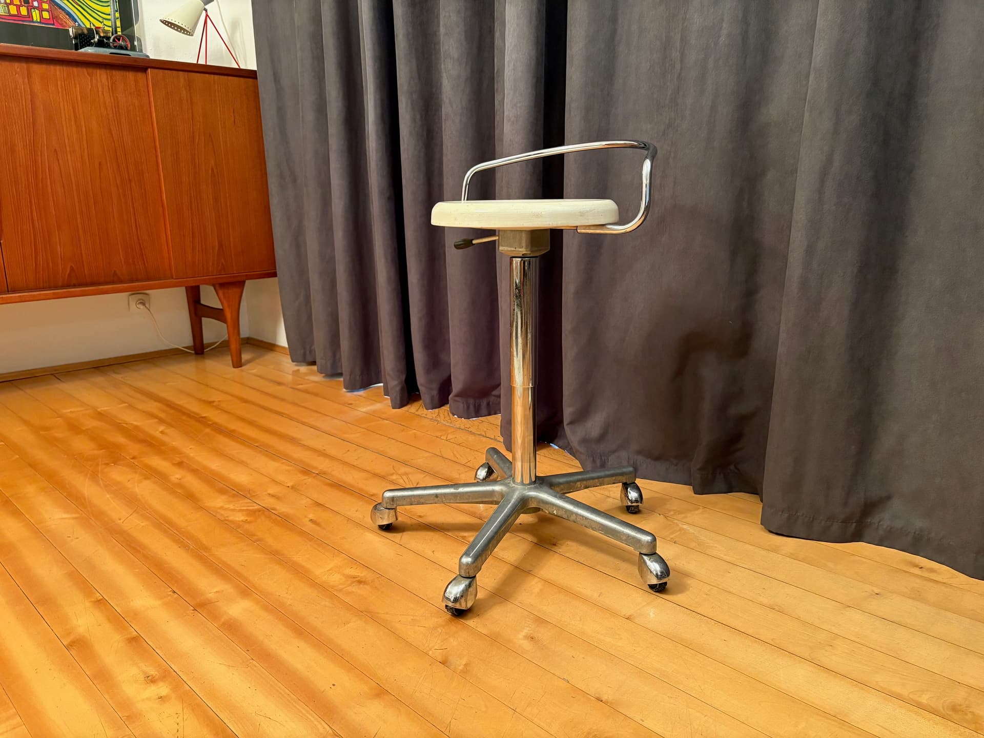 Regulowany stołek w stylu Marcela Breuera, lata 60. - 102514