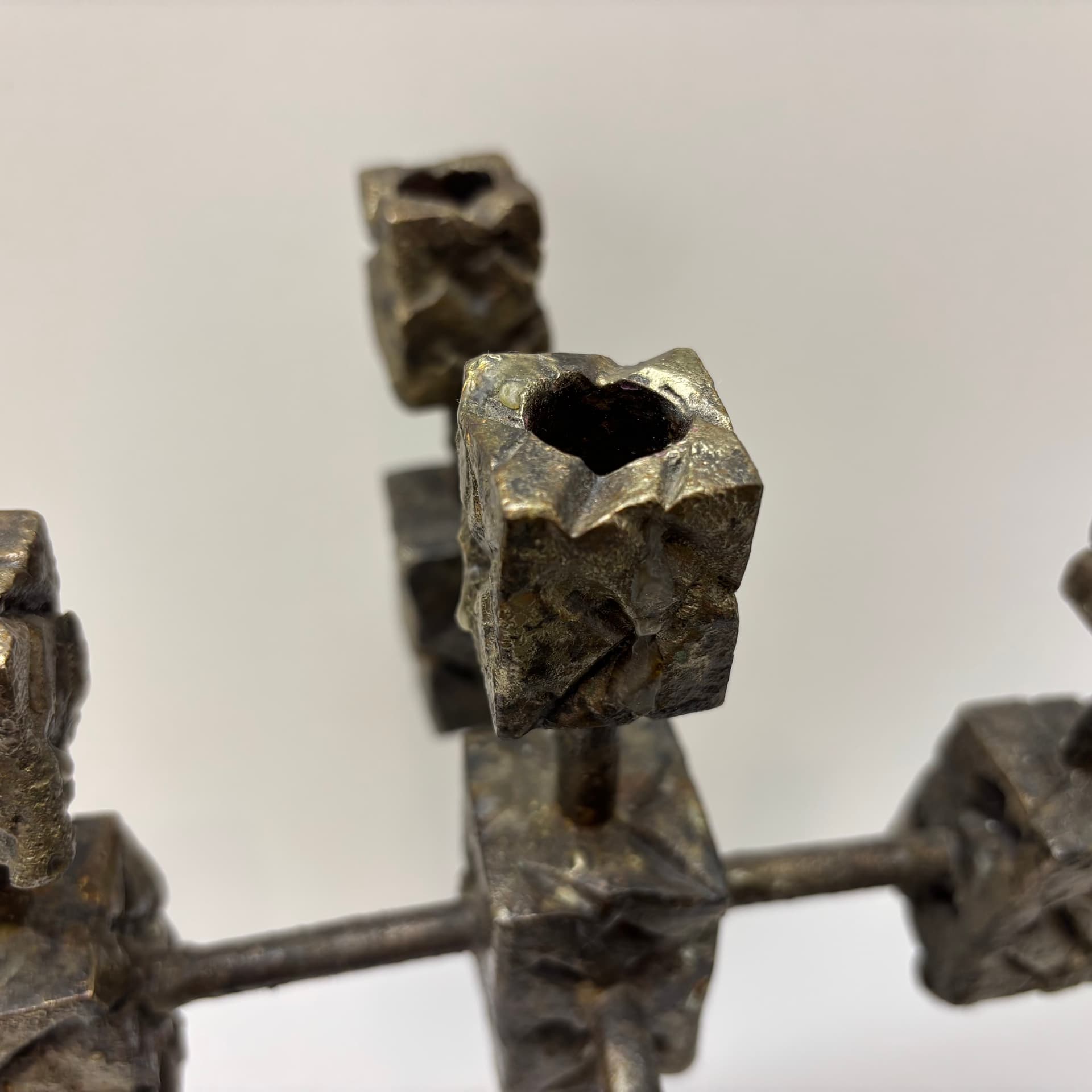 Świecznik brutalistyczny, stal brązowy ciemny, Dania, lata 70. - 102536