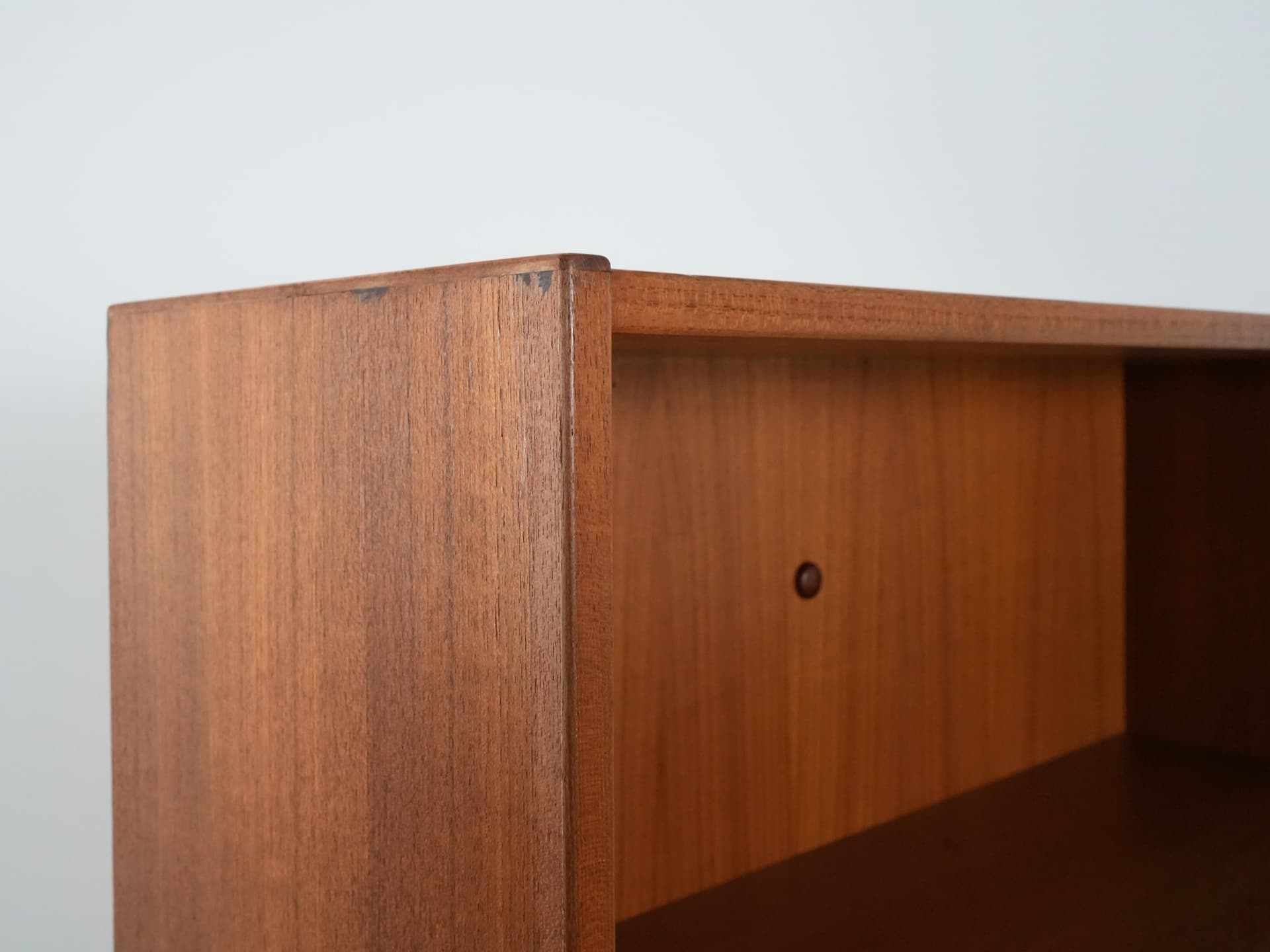 Bookcase, light brown teak, Denmark, 1970s. - 102573