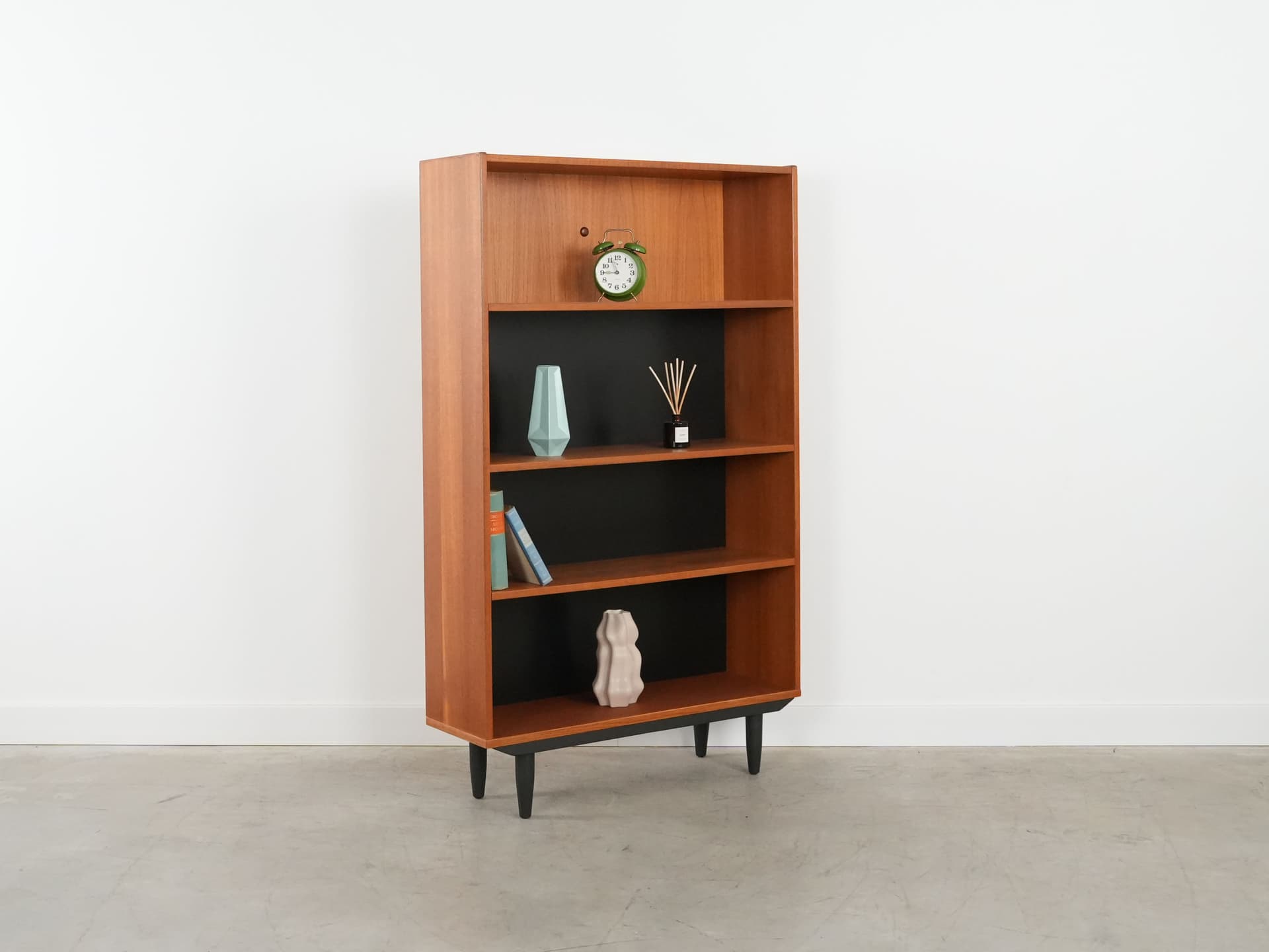 Bookcase, light brown teak, Denmark, 1970s. - 102571