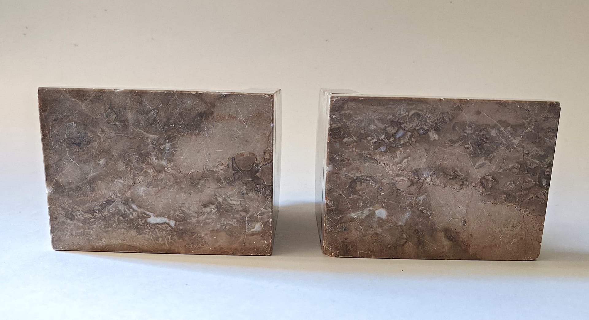 Para podpórek do książek Art Déco, marmur brązowy, onyks czarny, onyks zielony, Belgia, lata 30. - 103554