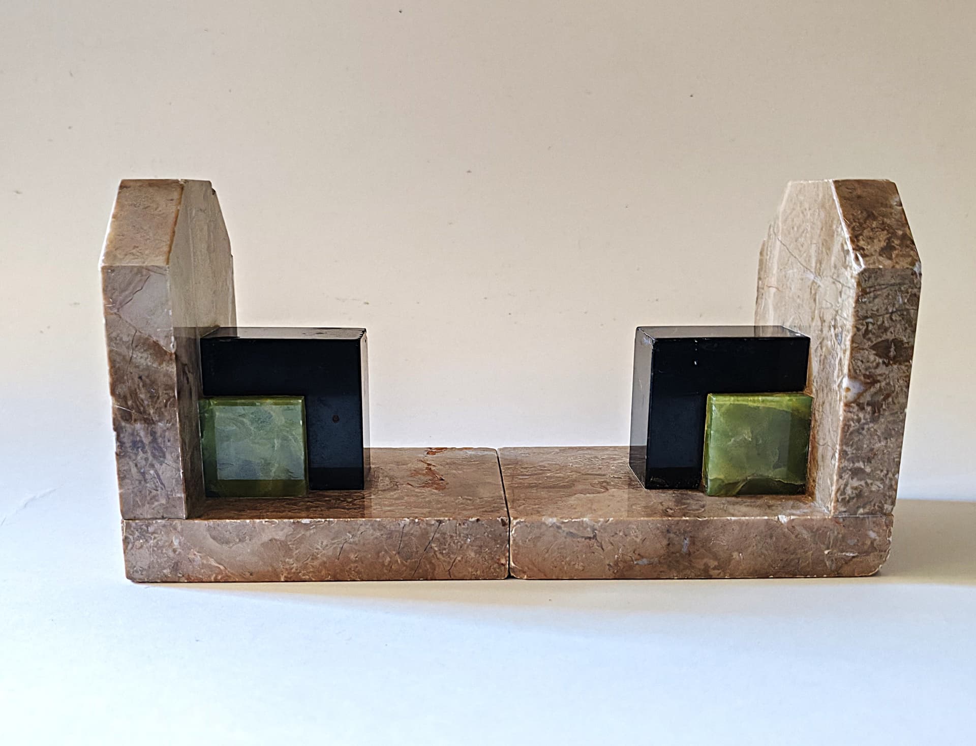Para podpórek do książek Art Déco, marmur brązowy, onyks czarny, onyks zielony, Belgia, lata 30. - 103555