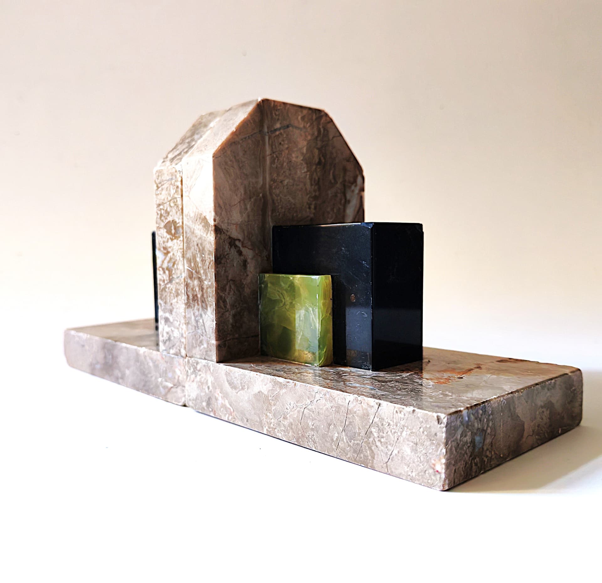 Para podpórek do książek Art Déco, marmur brązowy, onyks czarny, onyks zielony, Belgia, lata 30. - 103549