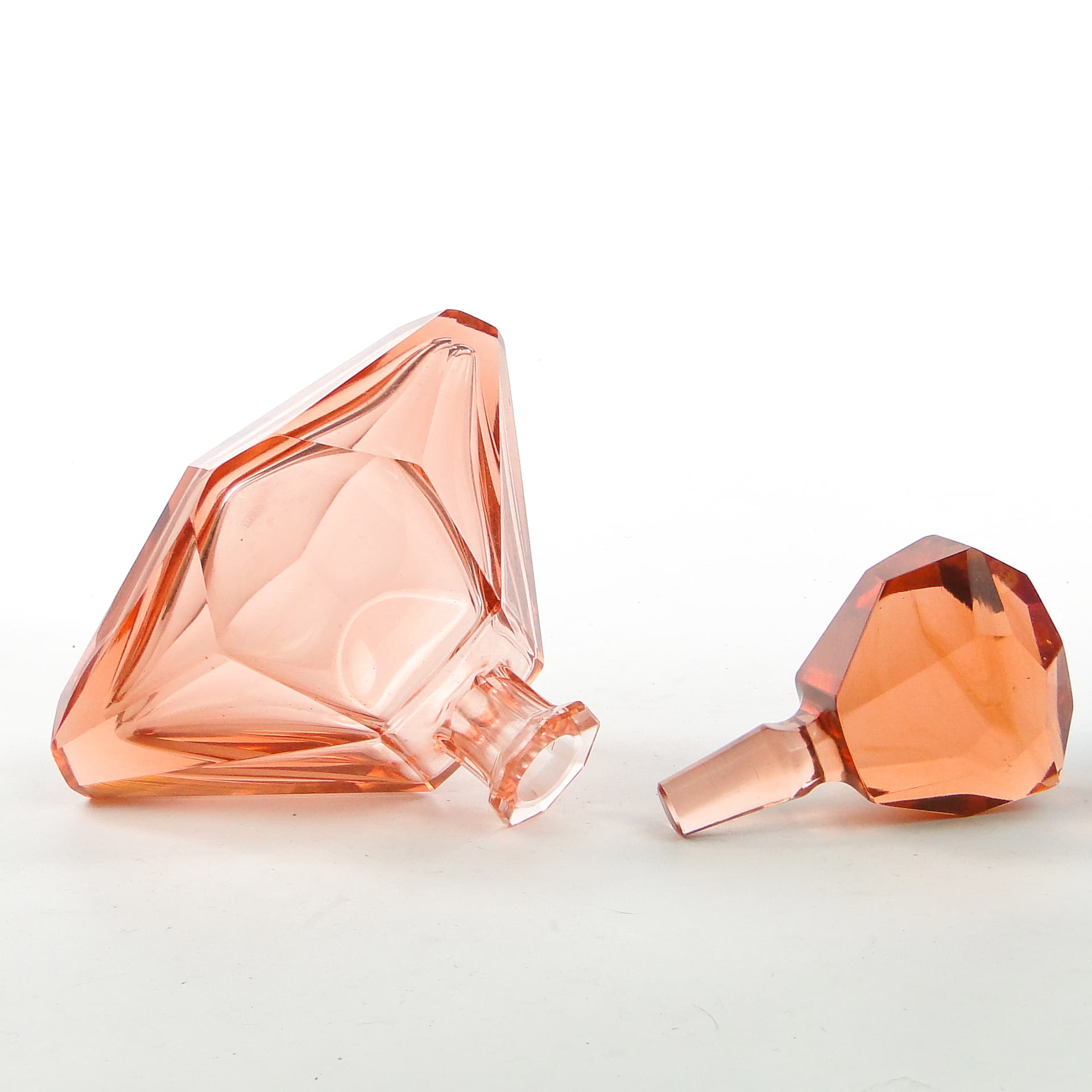 Decanter, Art Deco, crystal, Bohemia, Czechoslovakia, 1930s. - 104089