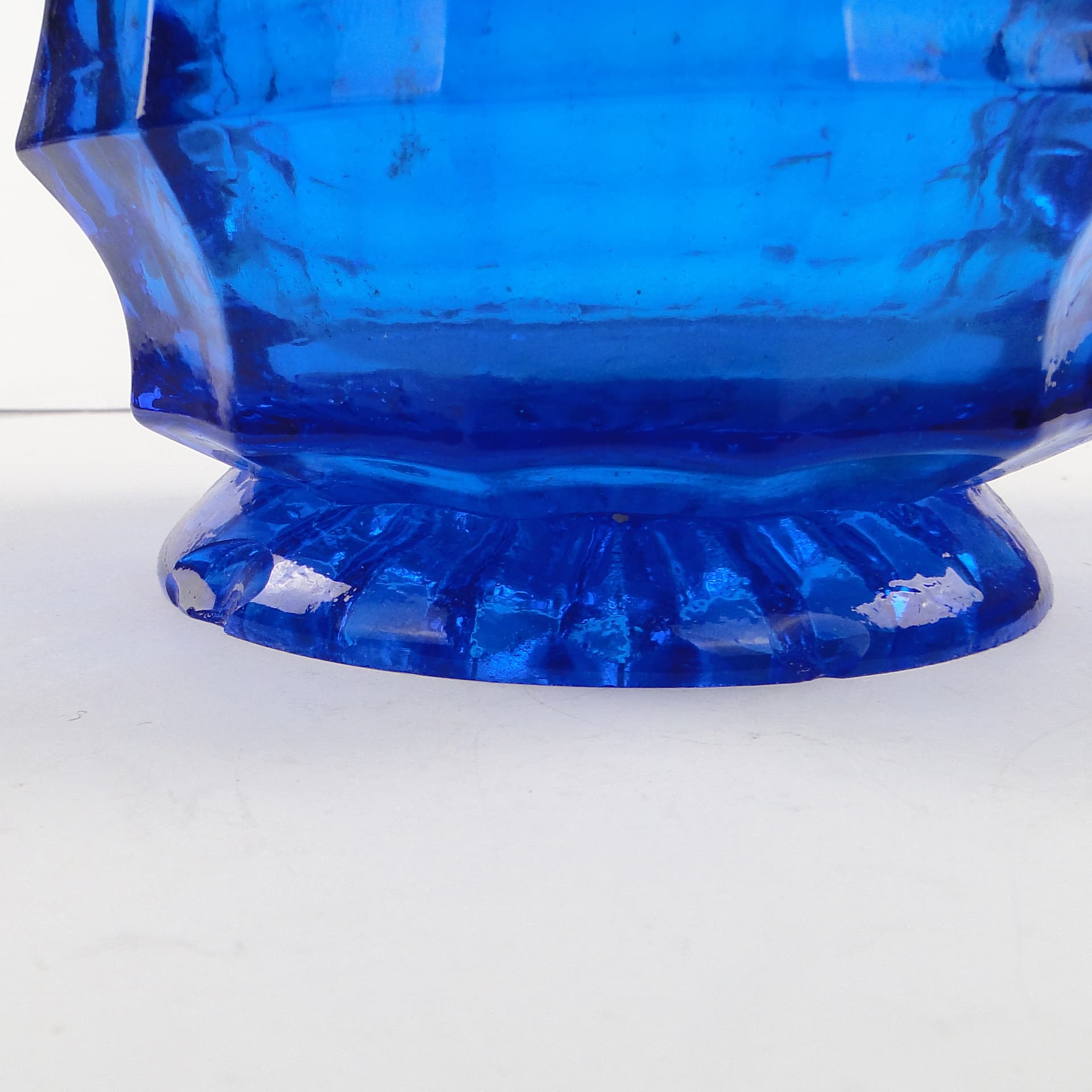 Mlecznik Art Deco, szkło kobaltowe, Belgia, lata 30. - 105261