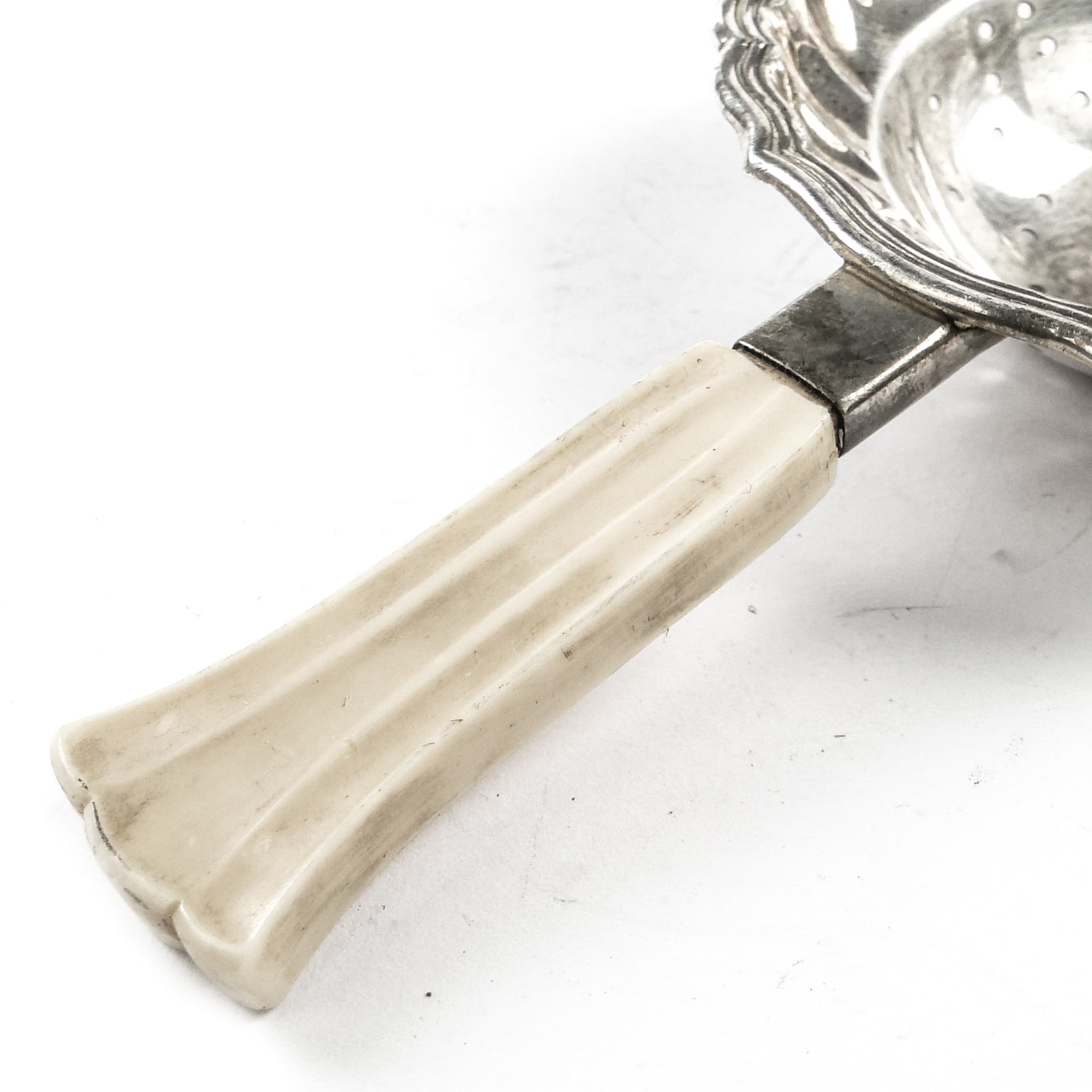 Art Nouveau tea strainer, bovine bone, Germany, early 20th c. - 105591