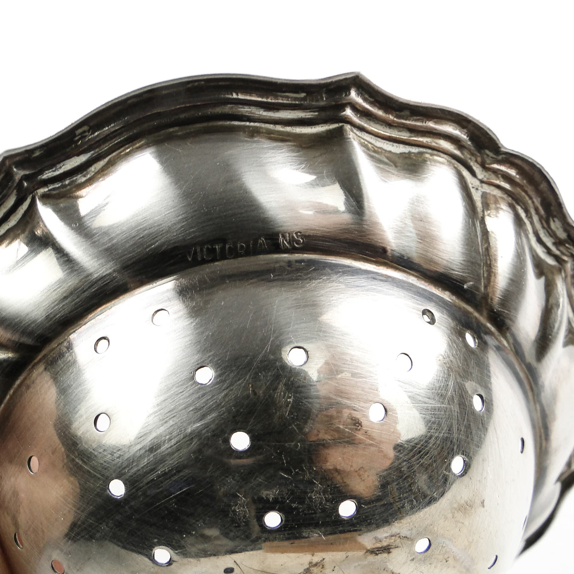 Art Nouveau tea strainer, bovine bone, Germany, early 20th c. - 105592