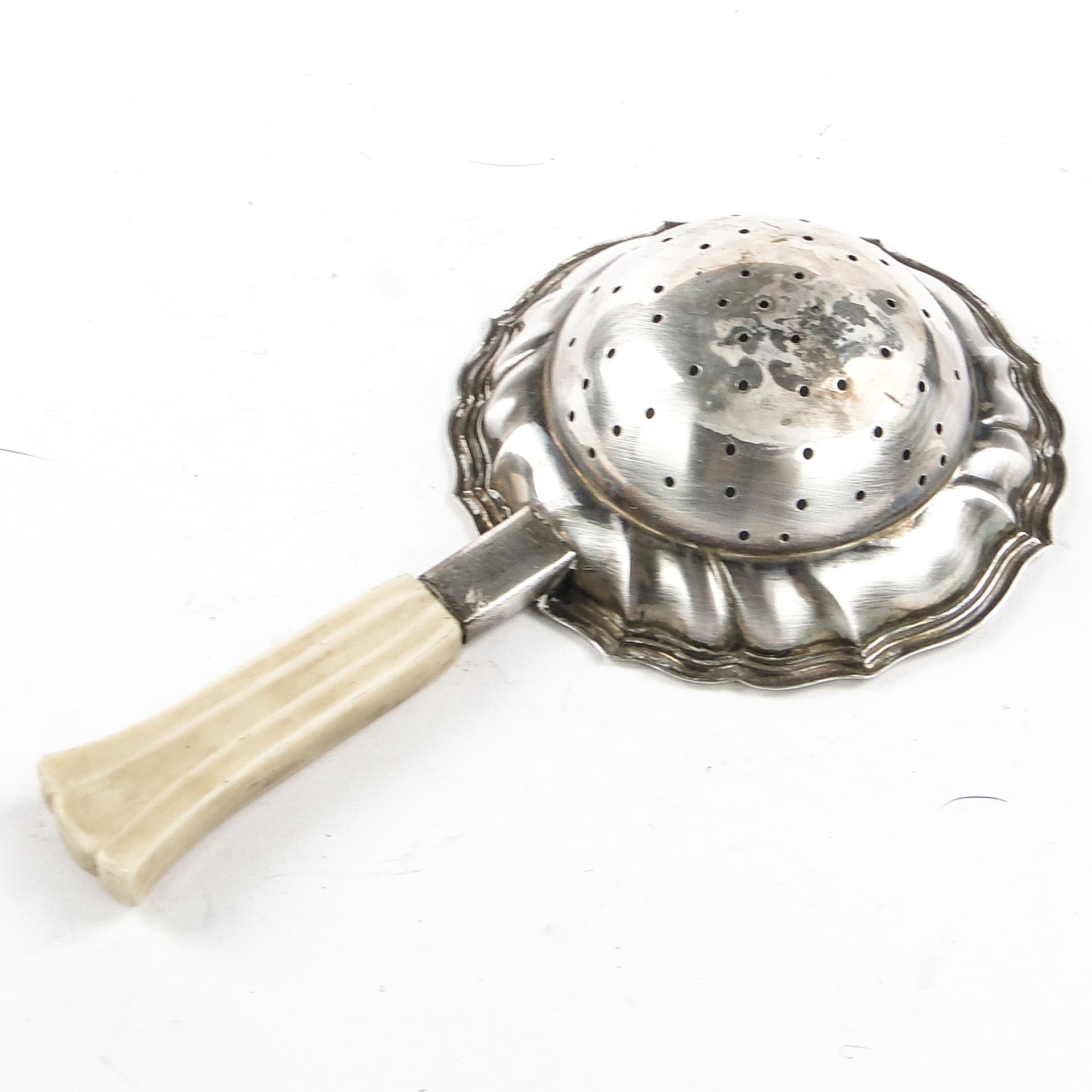 Art Nouveau tea strainer, bovine bone, Germany, early 20th c. - 105588