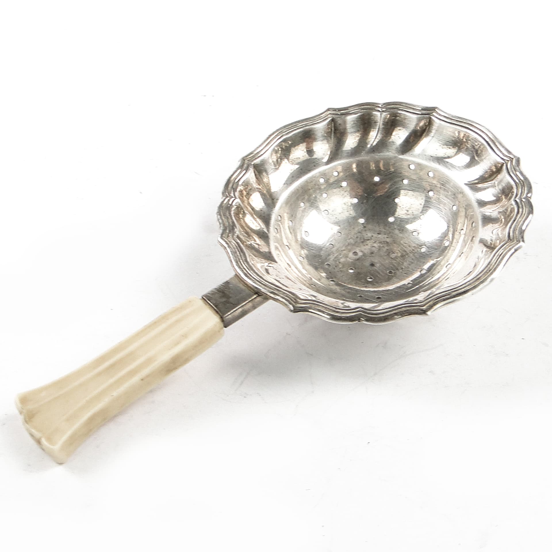 Art Nouveau tea strainer, bovine bone, Germany, early 20th c. - 105586