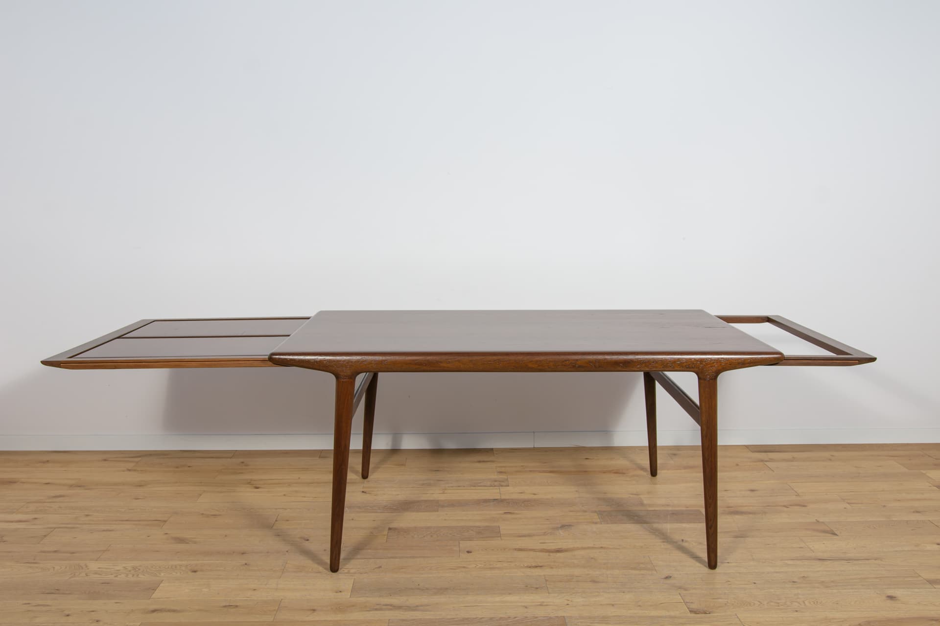 Rozkładany stół, proj. Johannes Andersen, Uldum Mobelfabrik, Dania, lata 60. - 105700