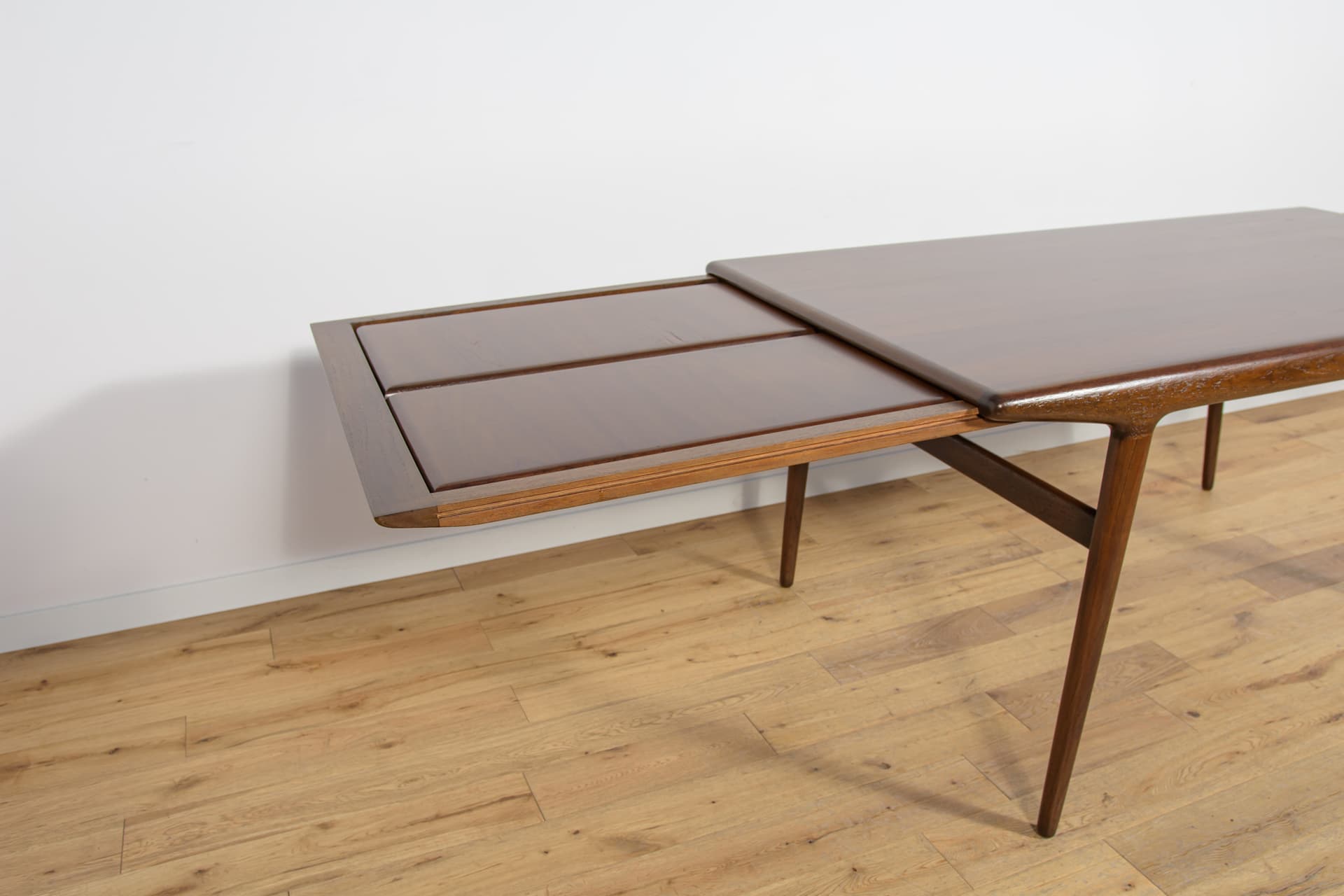Rozkładany stół, proj. Johannes Andersen, Uldum Mobelfabrik, Dania, lata 60. - 105707
