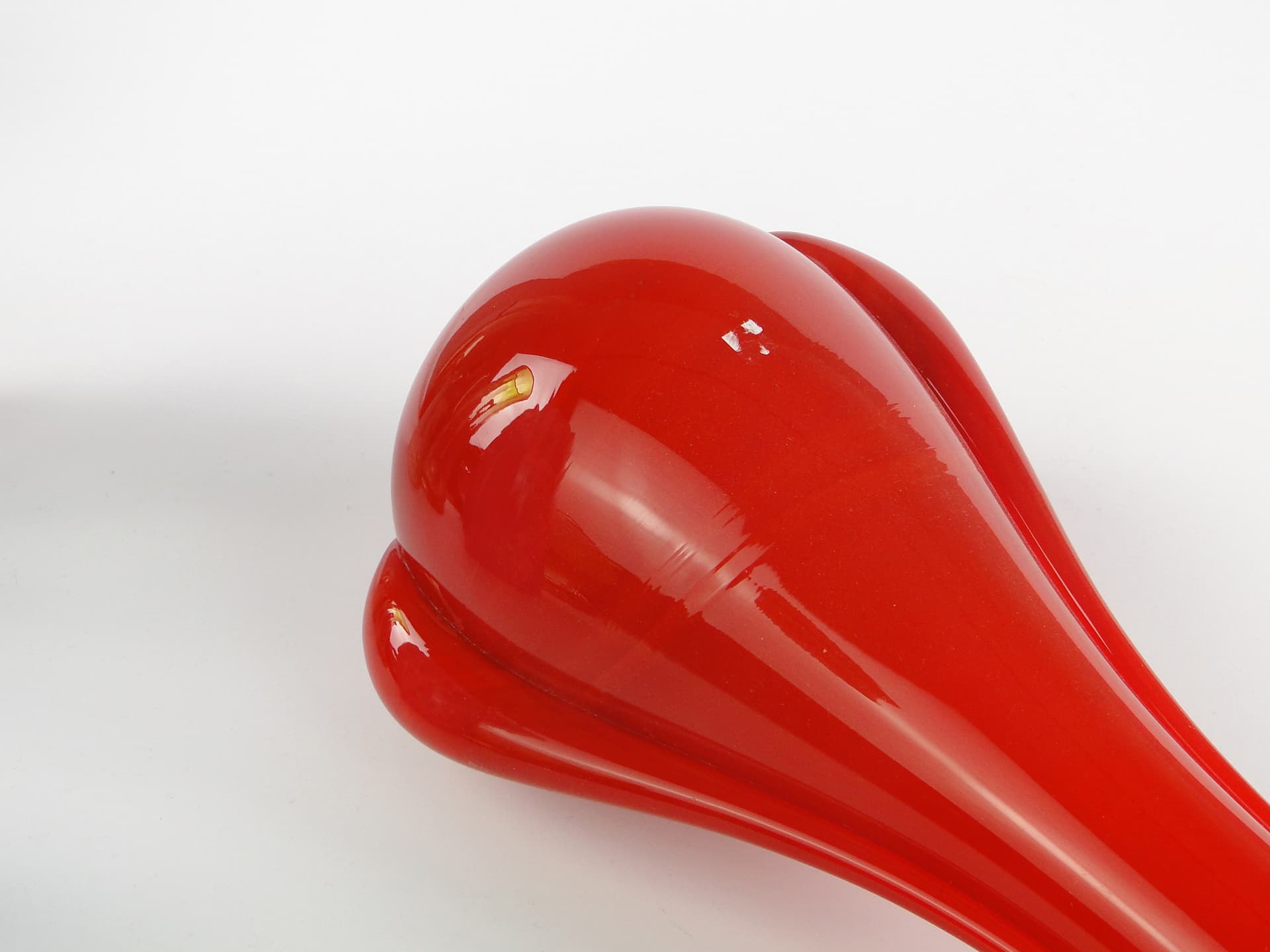 Wazon mid-century modern, szkło czerwone, Polska, lata 70. - 105824