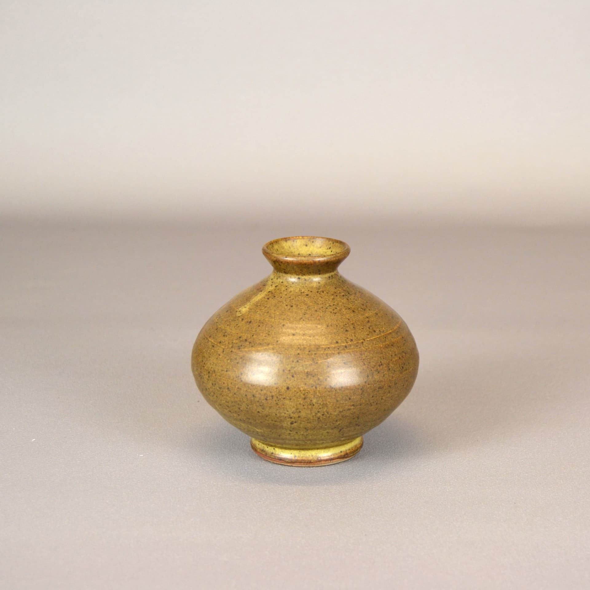 Para wazonów, brązowy, kamionka, proj. E. Strömberg, Upsala Ekeby, Szwecja, lata 60. - 834