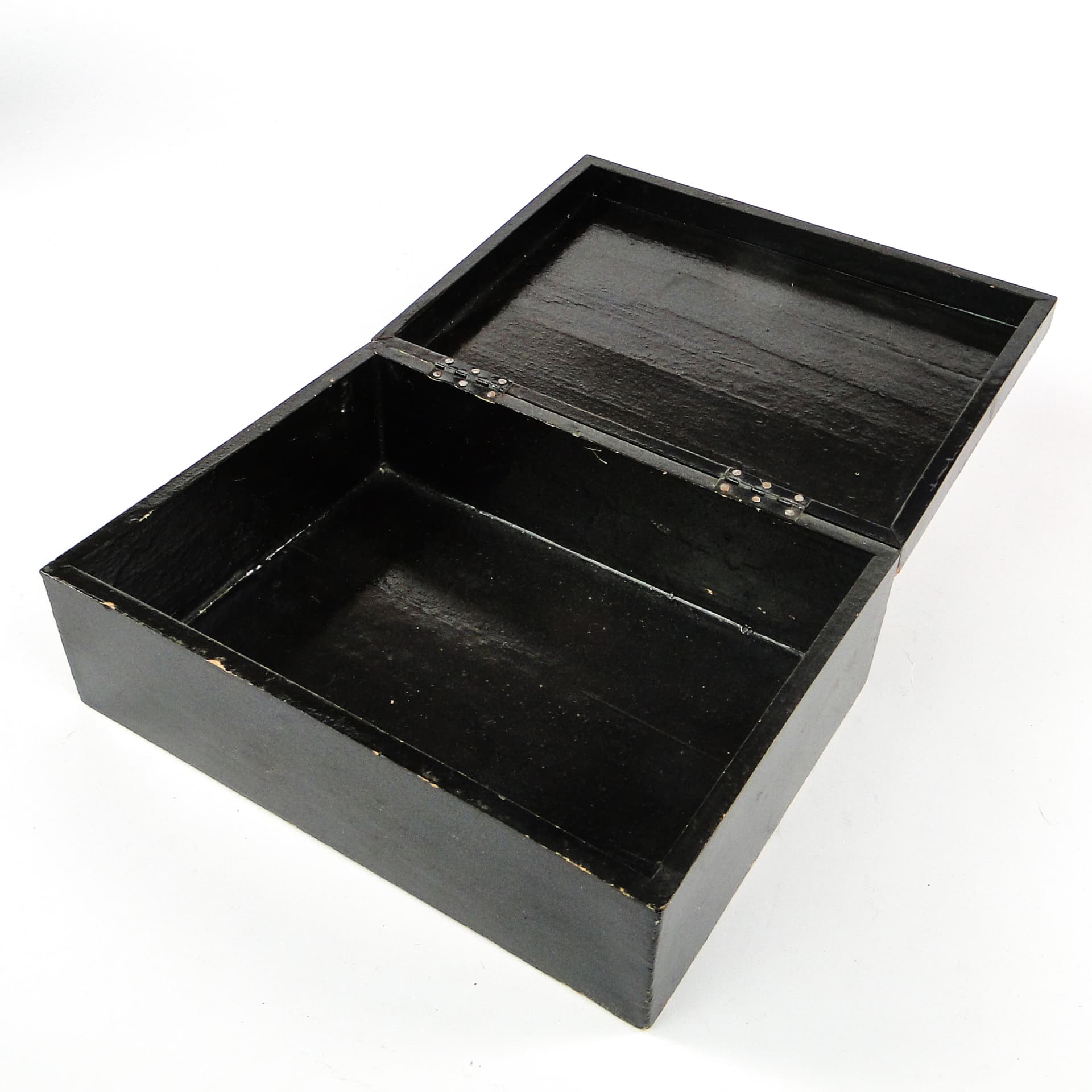 Box, Oriental, lacquered wood, Japan, early 20th c. - 106285