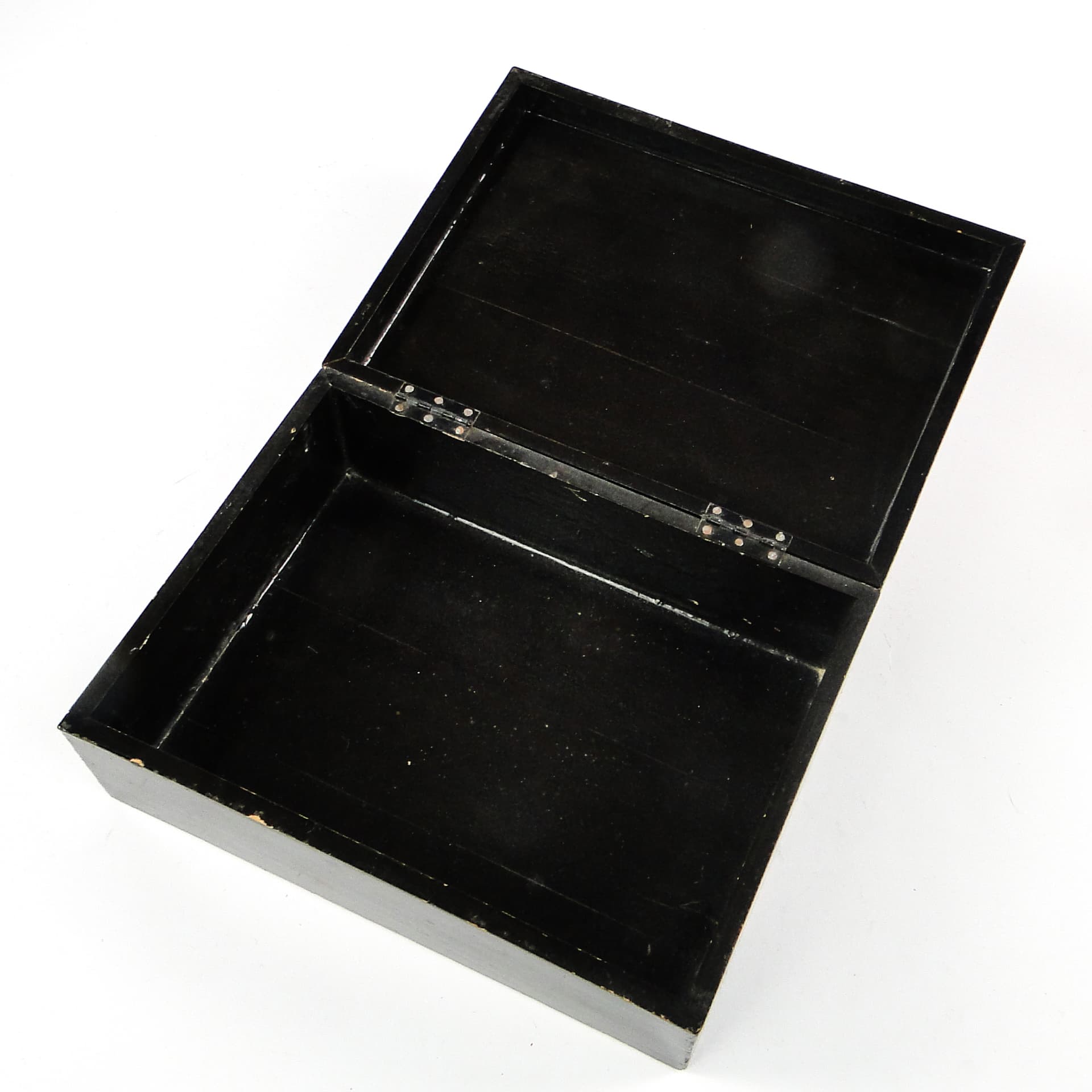 Box, Oriental, lacquered wood, Japan, early 20th c. - 106288