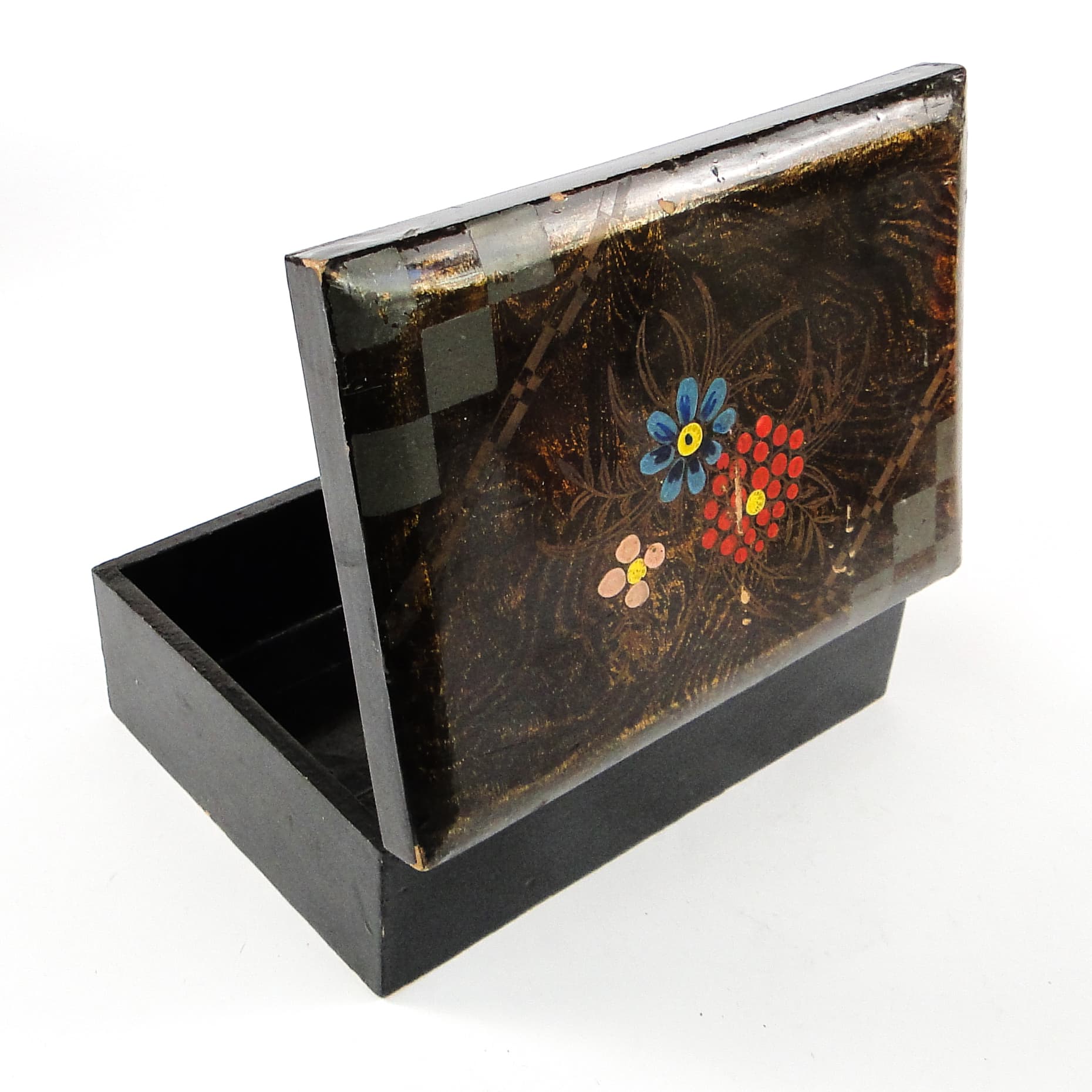 Box, Oriental, lacquered wood, Japan, early 20th c. - 106281