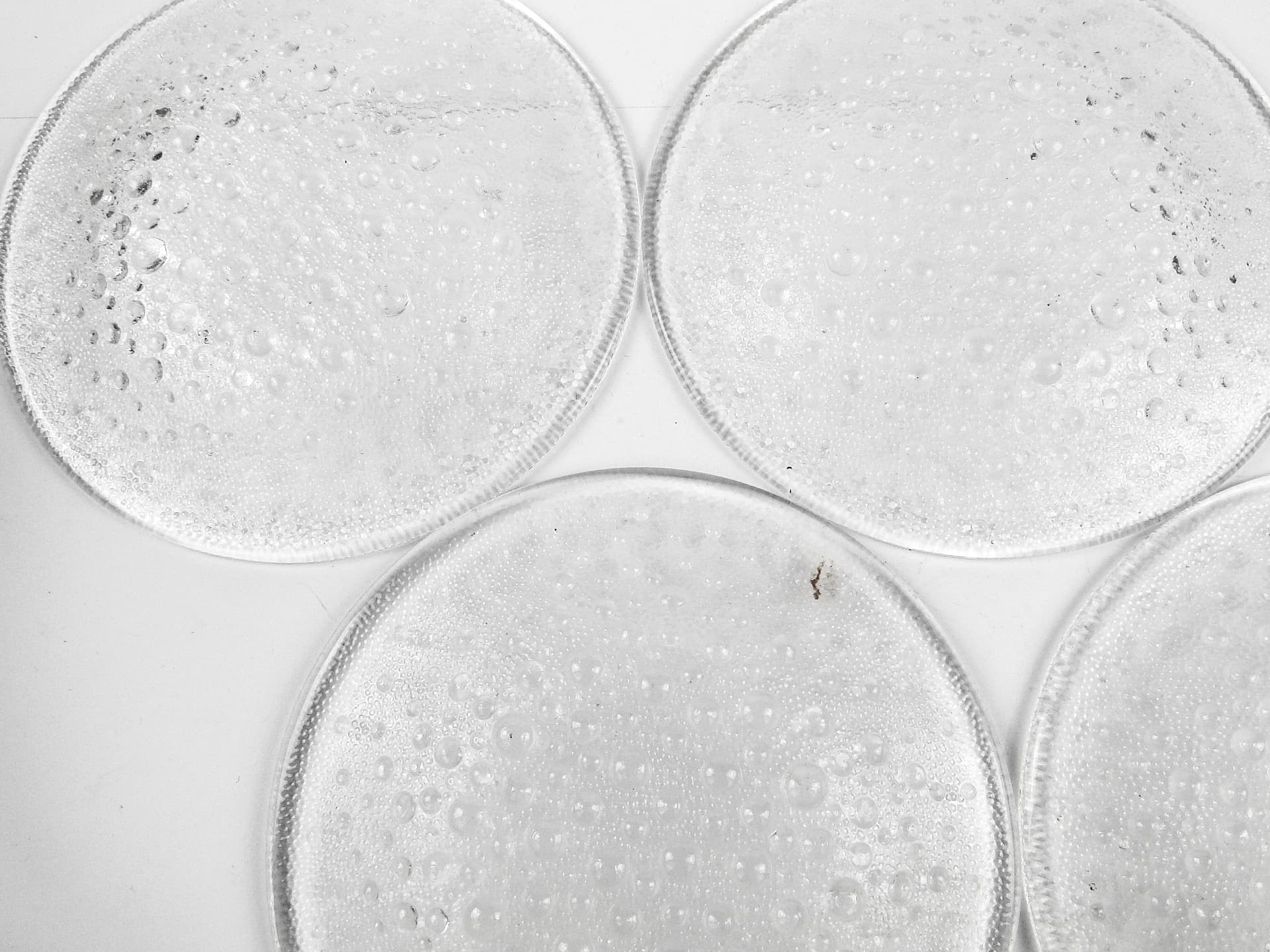 Krople Rosy dessert plate set, glass, by J. Drost, Ząbkowice, Poland, 1970s. - 106389