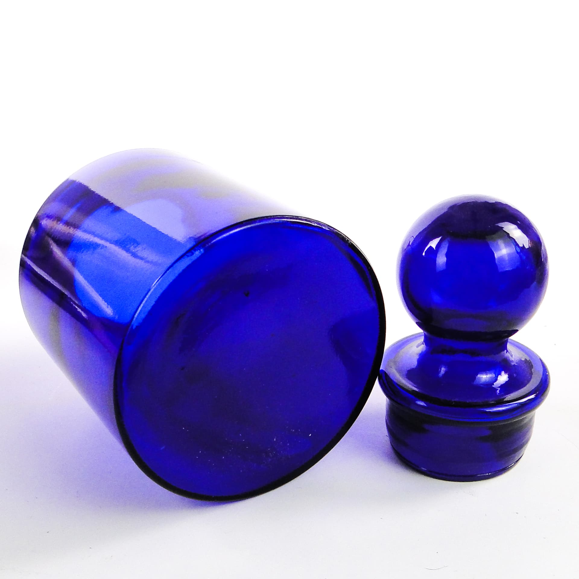 Mid-Century Modern bonbonniere, cobalt blue glass, by M. Gołogórski, Poland, 1970s. - 106529