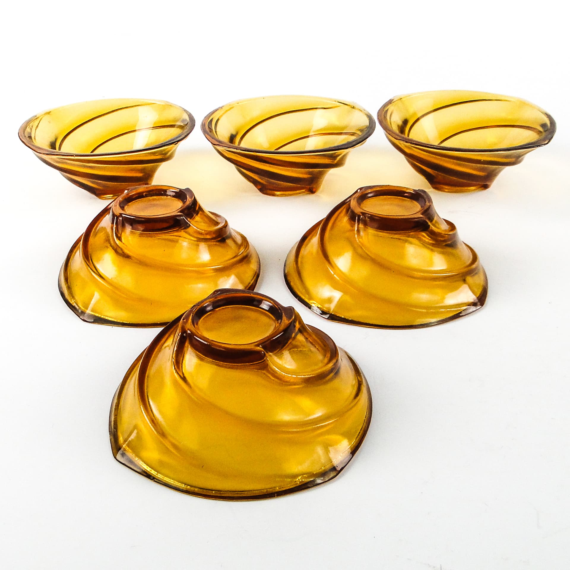 Komplet talerzy do sałatek Wir, mid-century modern, szkło prasowane, Ząbkowice, Polska, lata 70. - 106679