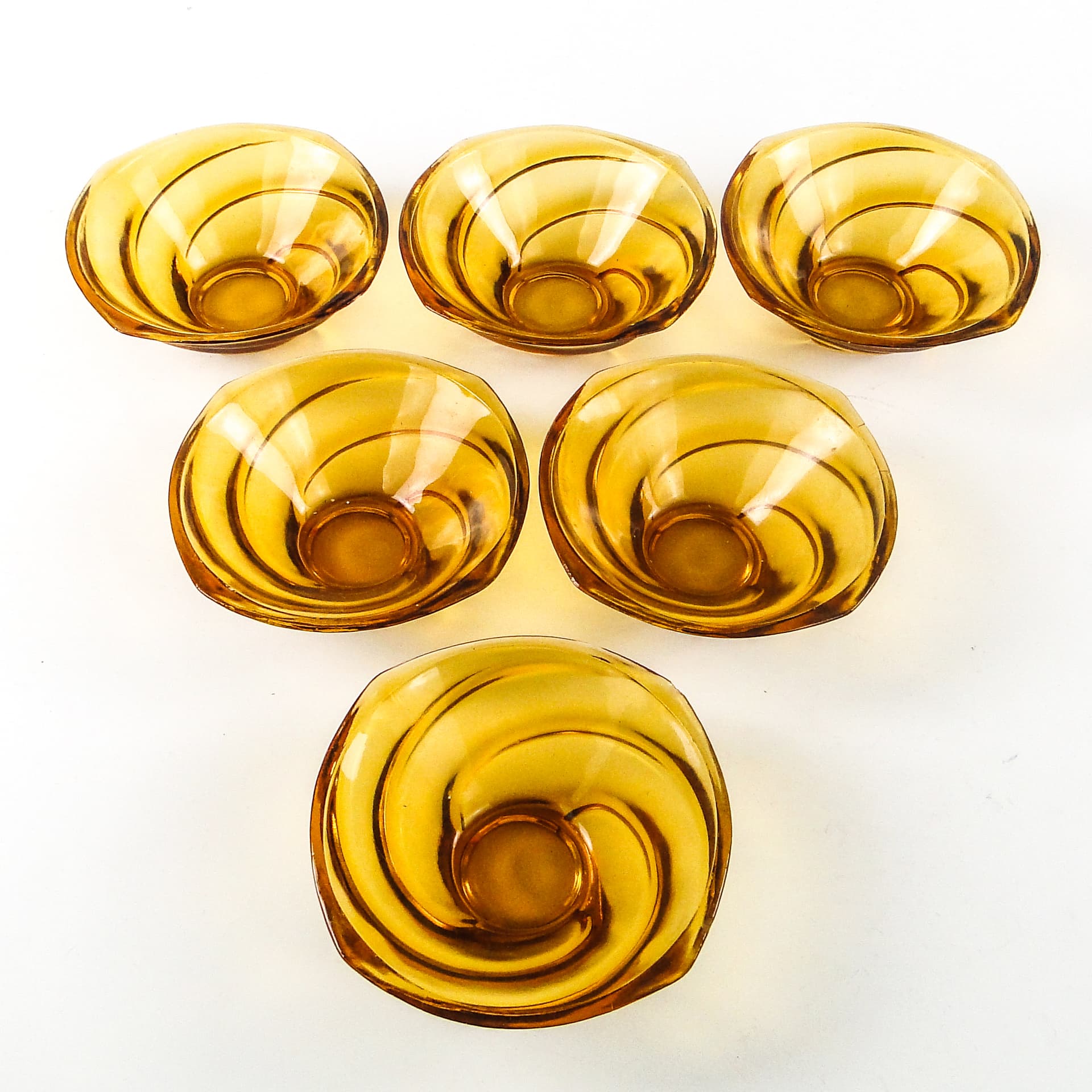 Komplet talerzy do sałatek Wir, mid-century modern, szkło prasowane, Ząbkowice, Polska, lata 70. - 106677