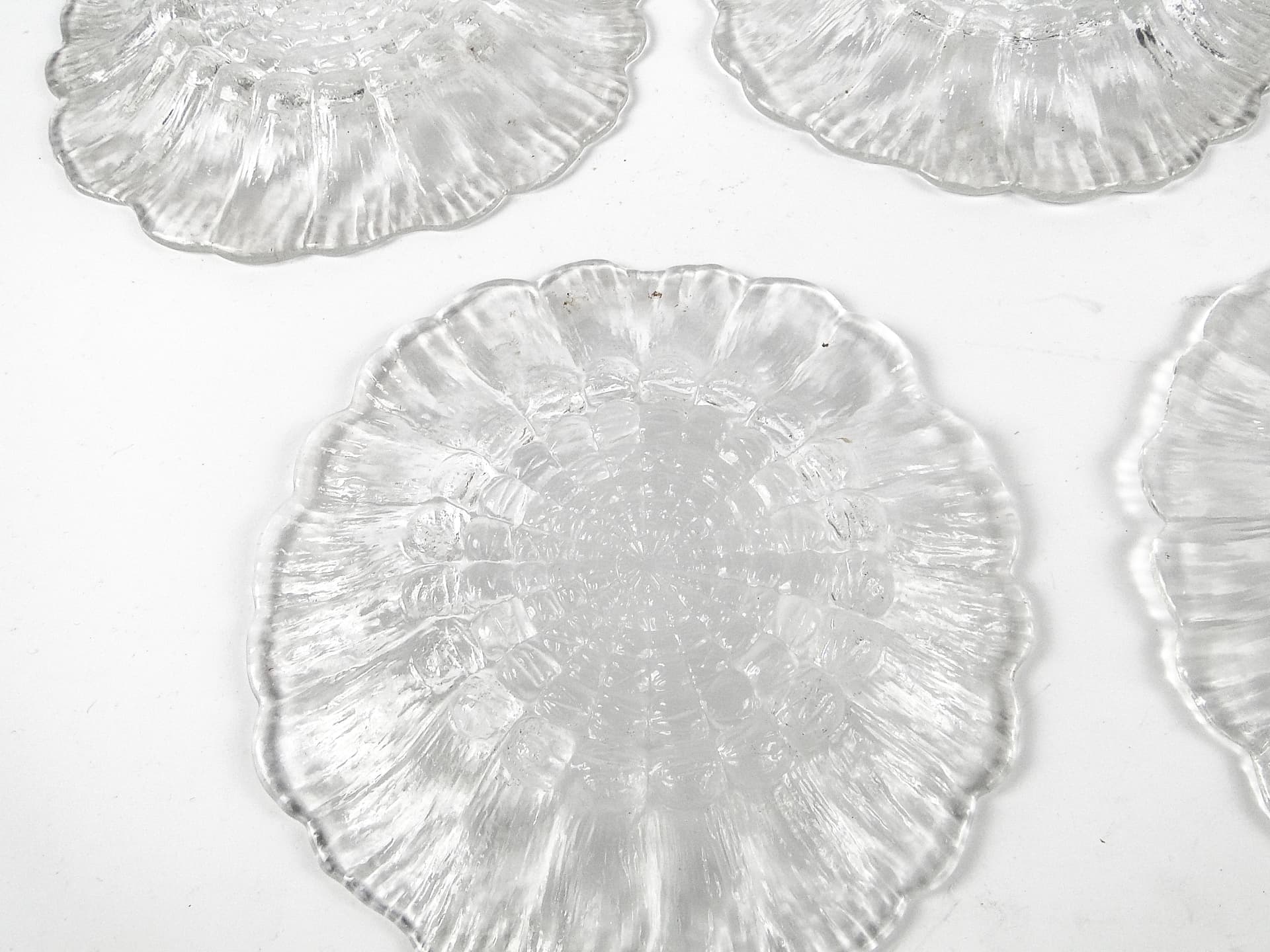 Komplet talerzy do sałatek Cora, mid-century modern, szkło prasowane, Ząbkowice, Polska, lata 70. - 106692