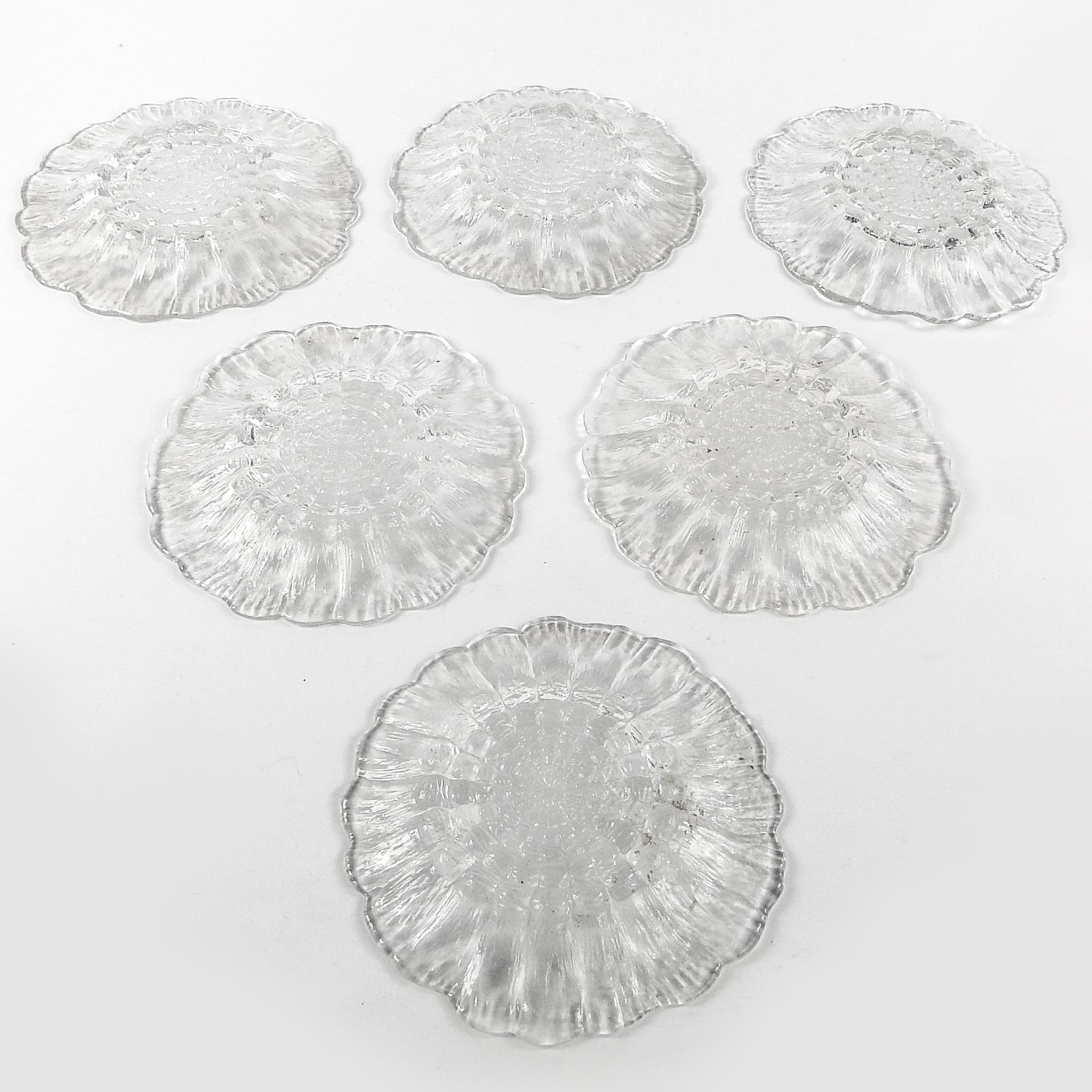 Komplet talerzy do sałatek Cora, mid-century modern, szkło prasowane, Ząbkowice, Polska, lata 70. - 106691