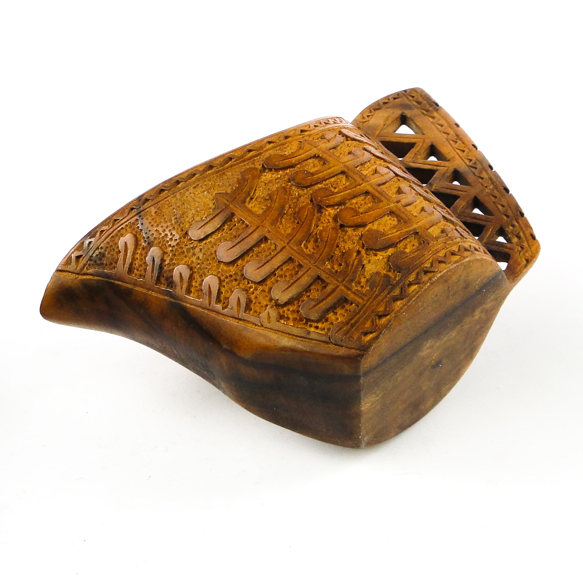 Hutsul milk jug, Art Nouveau, walnut, Poland, early 20th c. - 106750