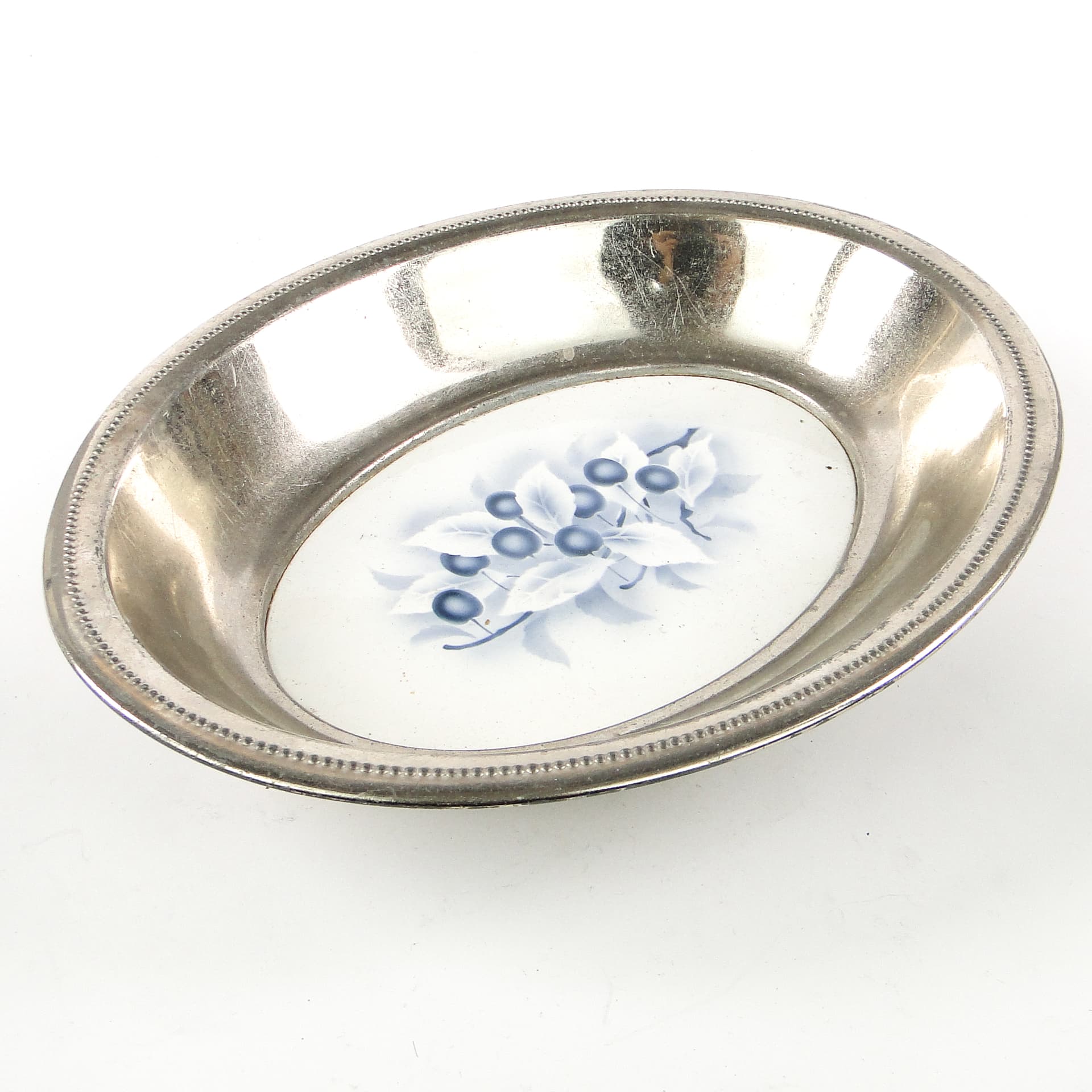 Patera Art Nouveau, mosiądz srebrzony, porcelana biała, Austria, początek XX w. - 106753