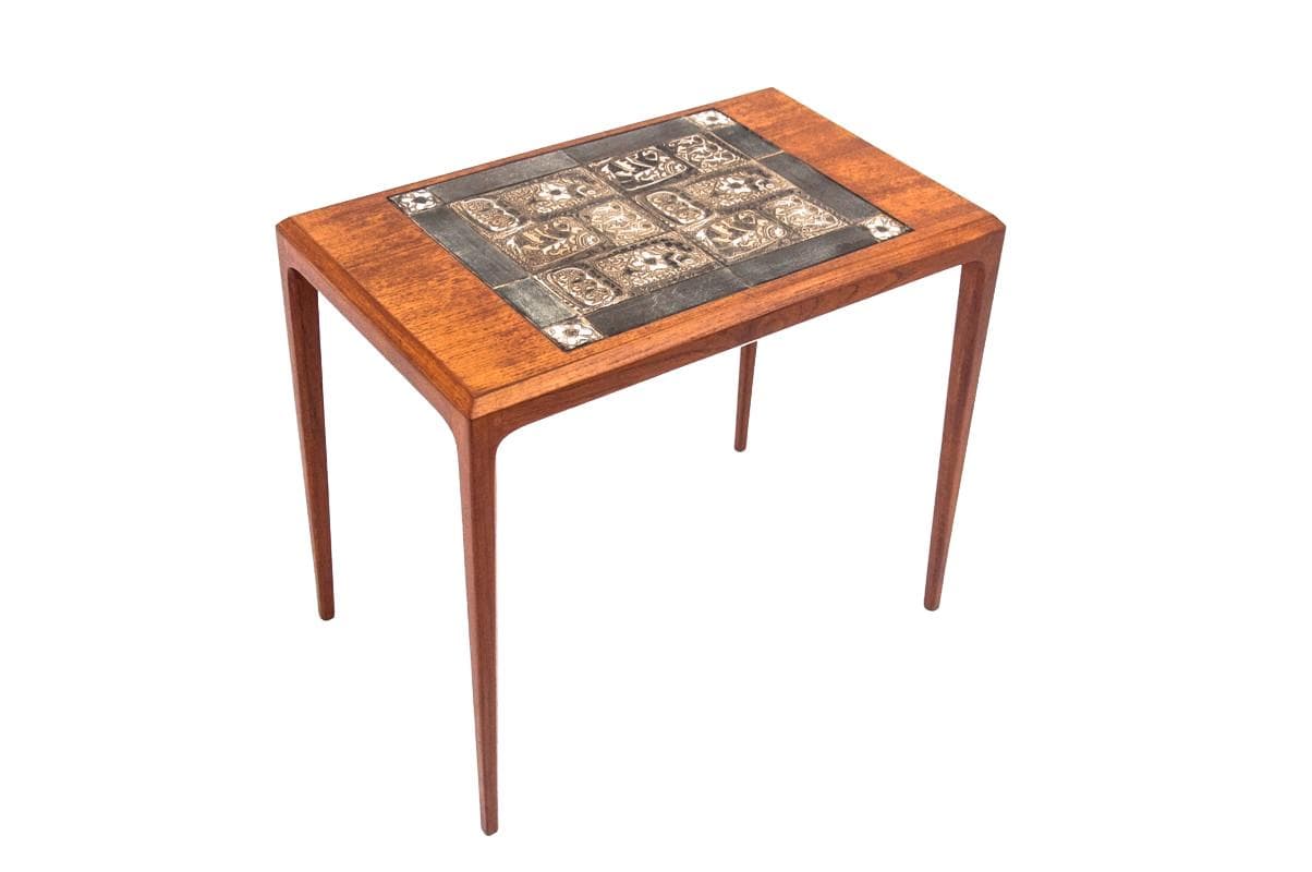 Tekowy stolik pomocniczy z ceramiczną wstawką, Dania, lata 60.