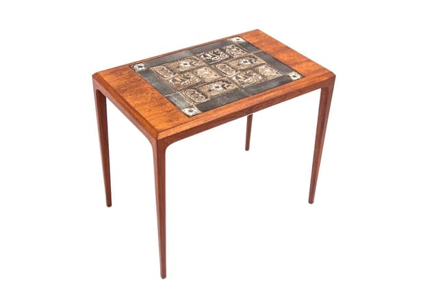 Tekowy stolik pomocniczy z ceramiczną wstawką, Dania, lata 60. - WYMIARY