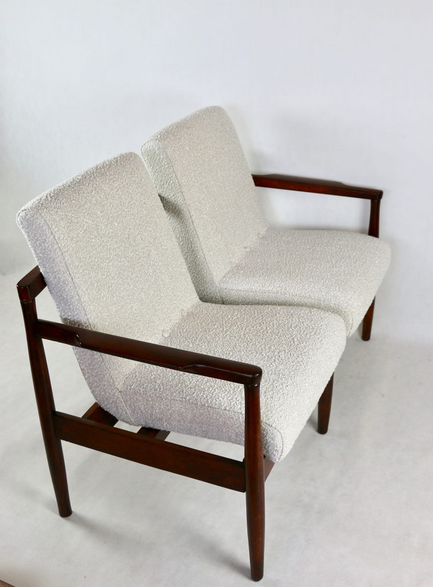 Sofa dwuosobowa, boucle, drewno, lata 70. - 107016