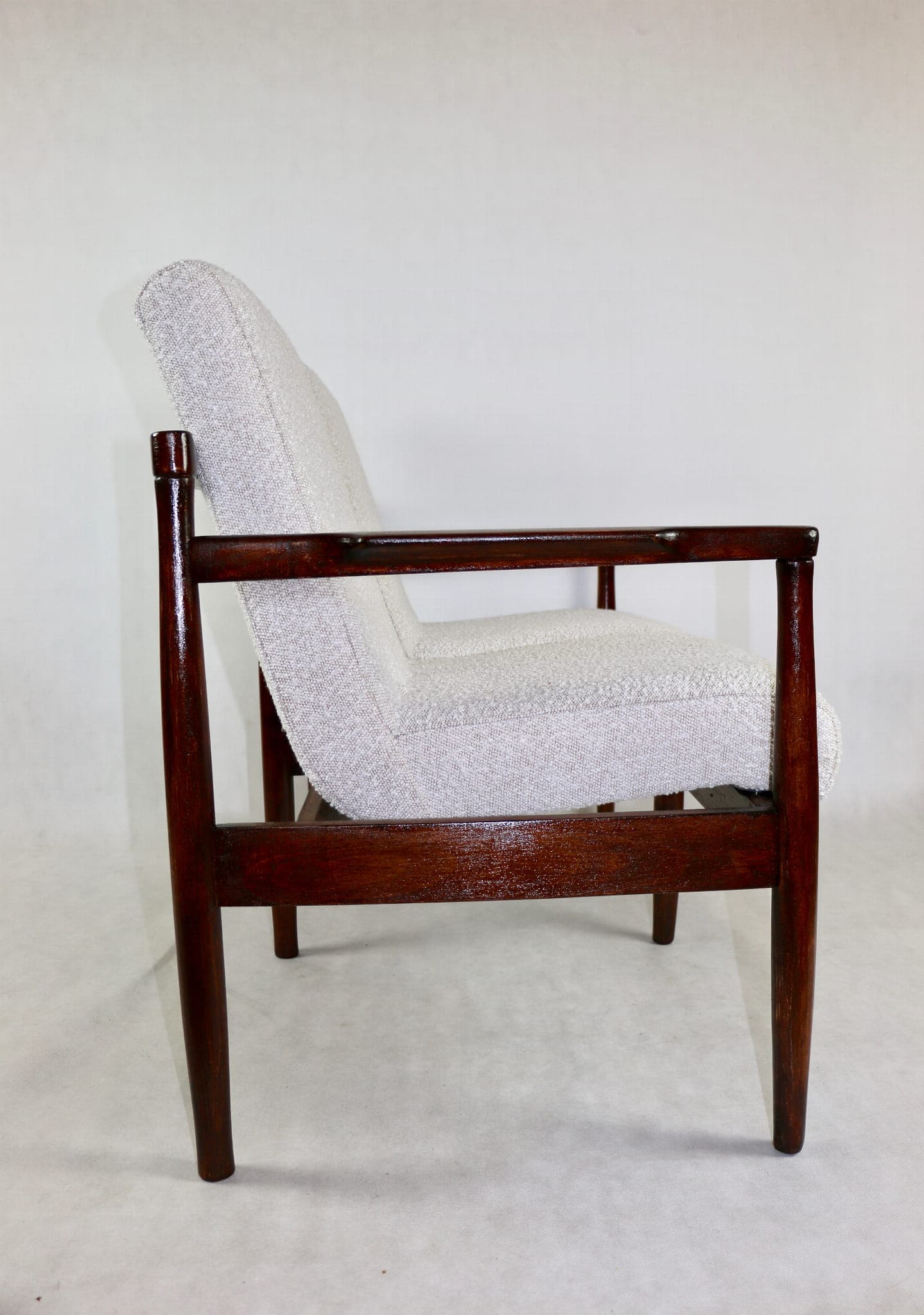 Sofa dwuosobowa, boucle, drewno, lata 70. - 107014