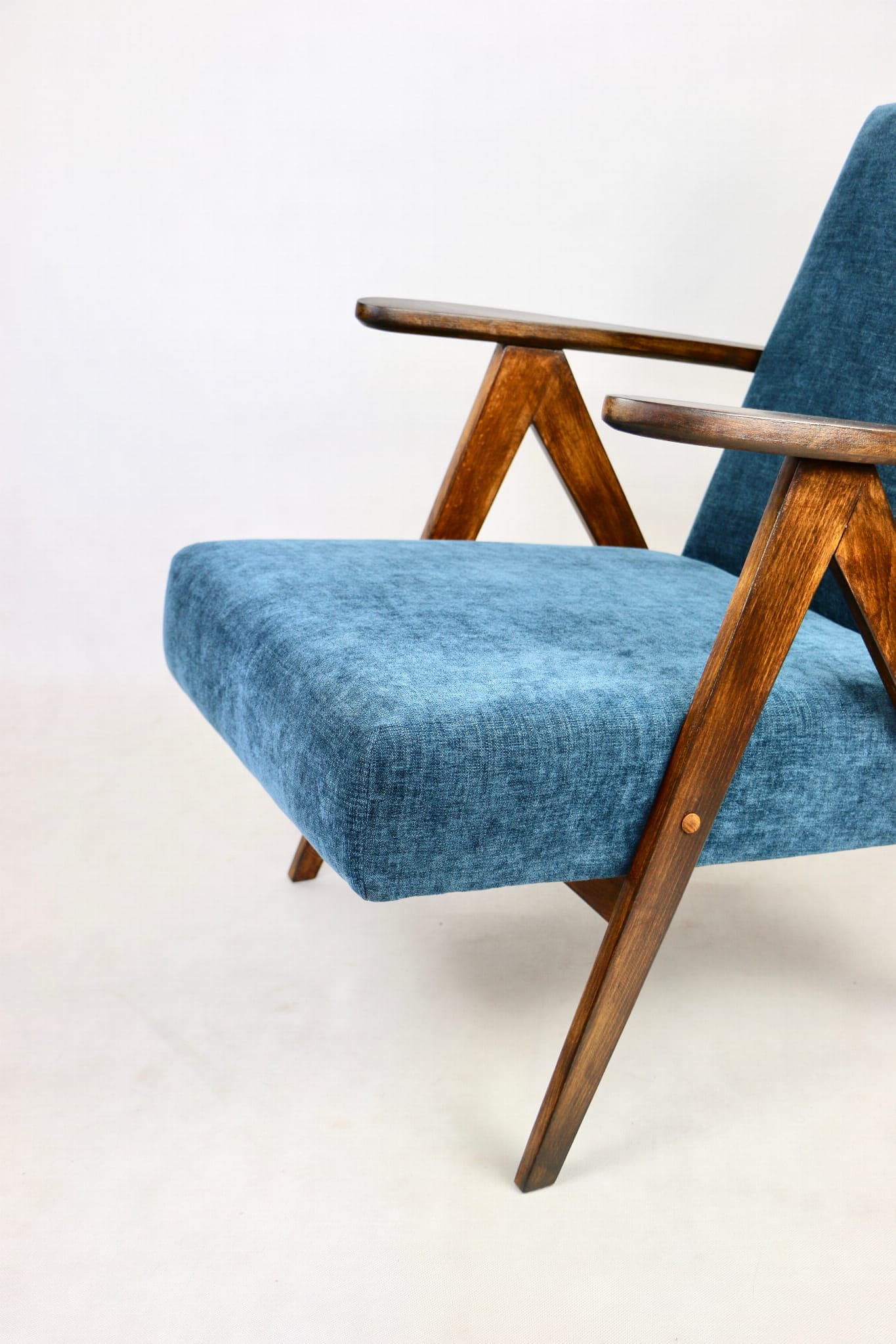 Armchair, VAR B-310 style, navy blue, walnut, 1970s. - 108186