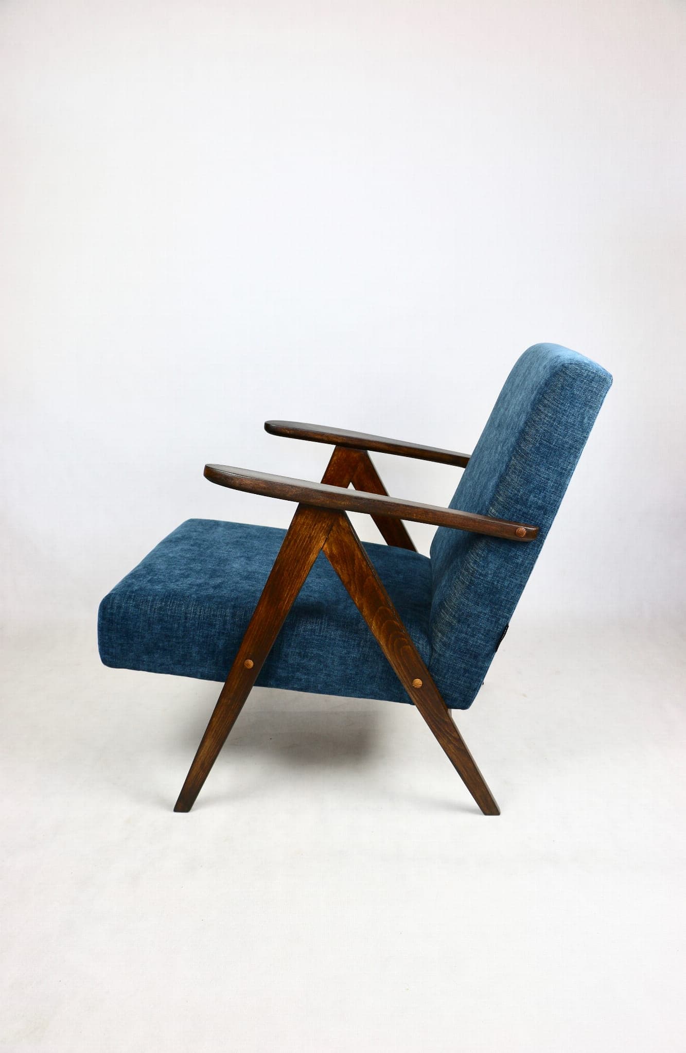Armchair, VAR B-310 style, navy blue, walnut, 1970s. - 108184